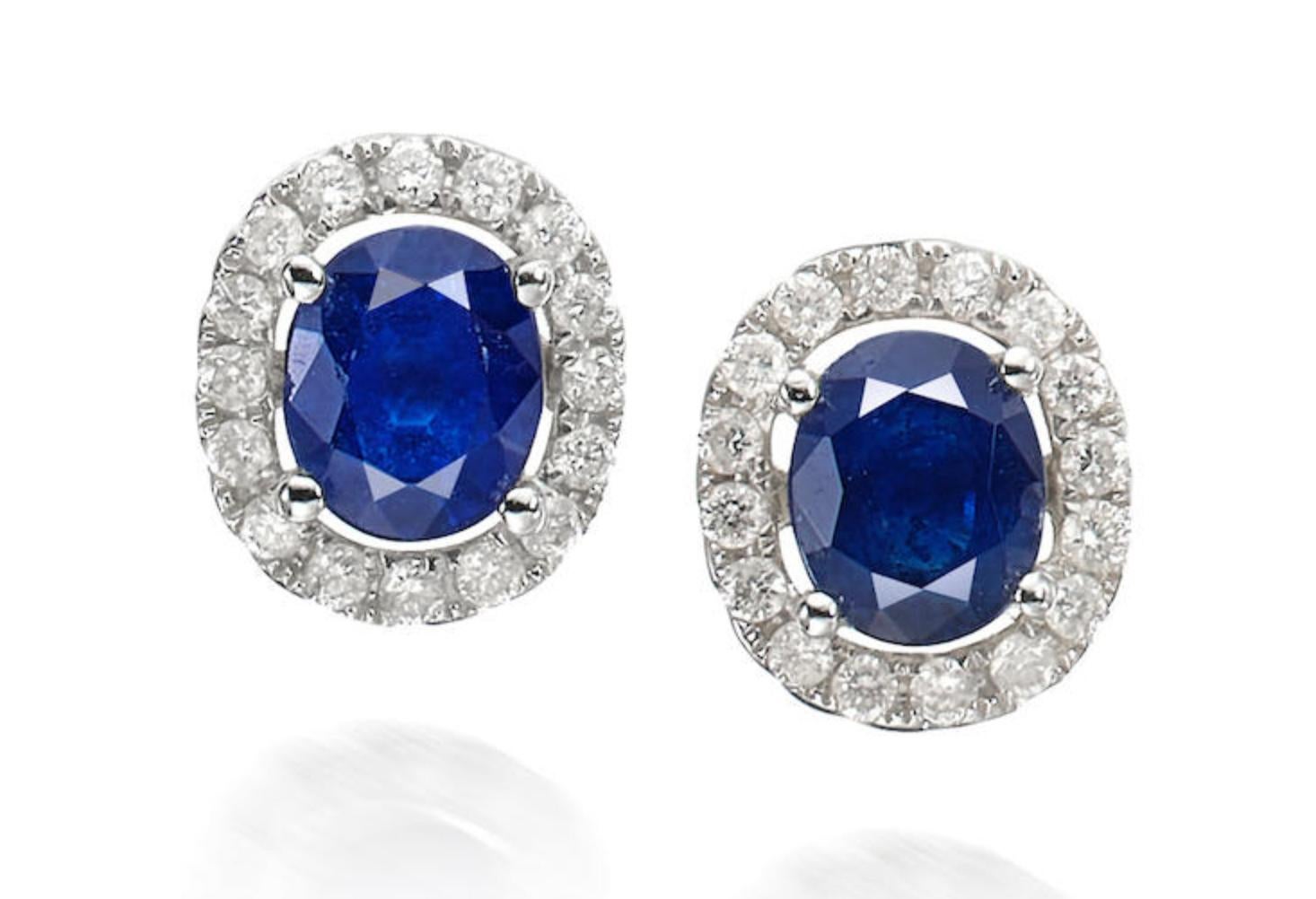 Blue Sapphire Stud Earrings with Diamonds In Excellent Condition For Sale In Carlsbad, CA