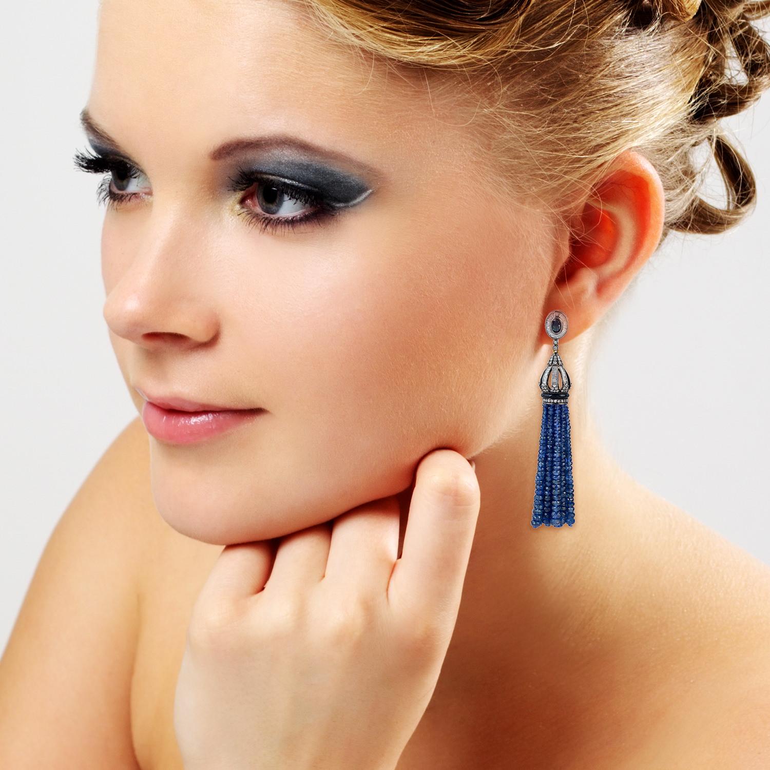 18KT: 2,12 g,
Diamond:3.95ct,
Argento:8,04g 
ONYX: 2,31ct,
SAPPHIRE:158.24ct