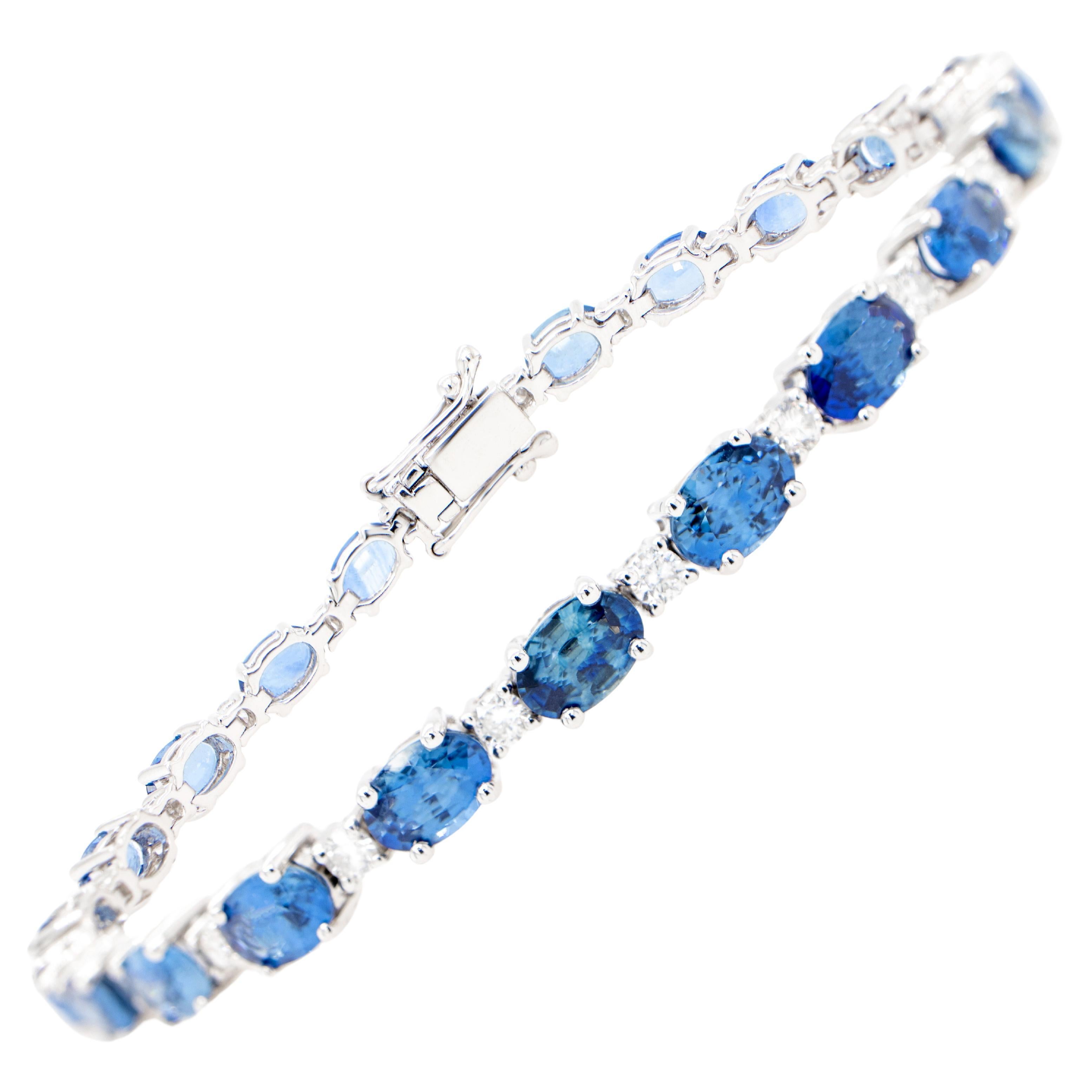 Bracelet tennis à maillons en or blanc 18 carats avec saphir bleu et diamants 13 carats en vente