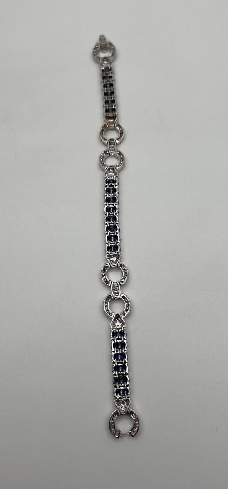 Bracelet unique en or blanc 14 carats avec saphir bleu ligne tennis et diamants pavés Neuf - En vente à Oakton, VA
