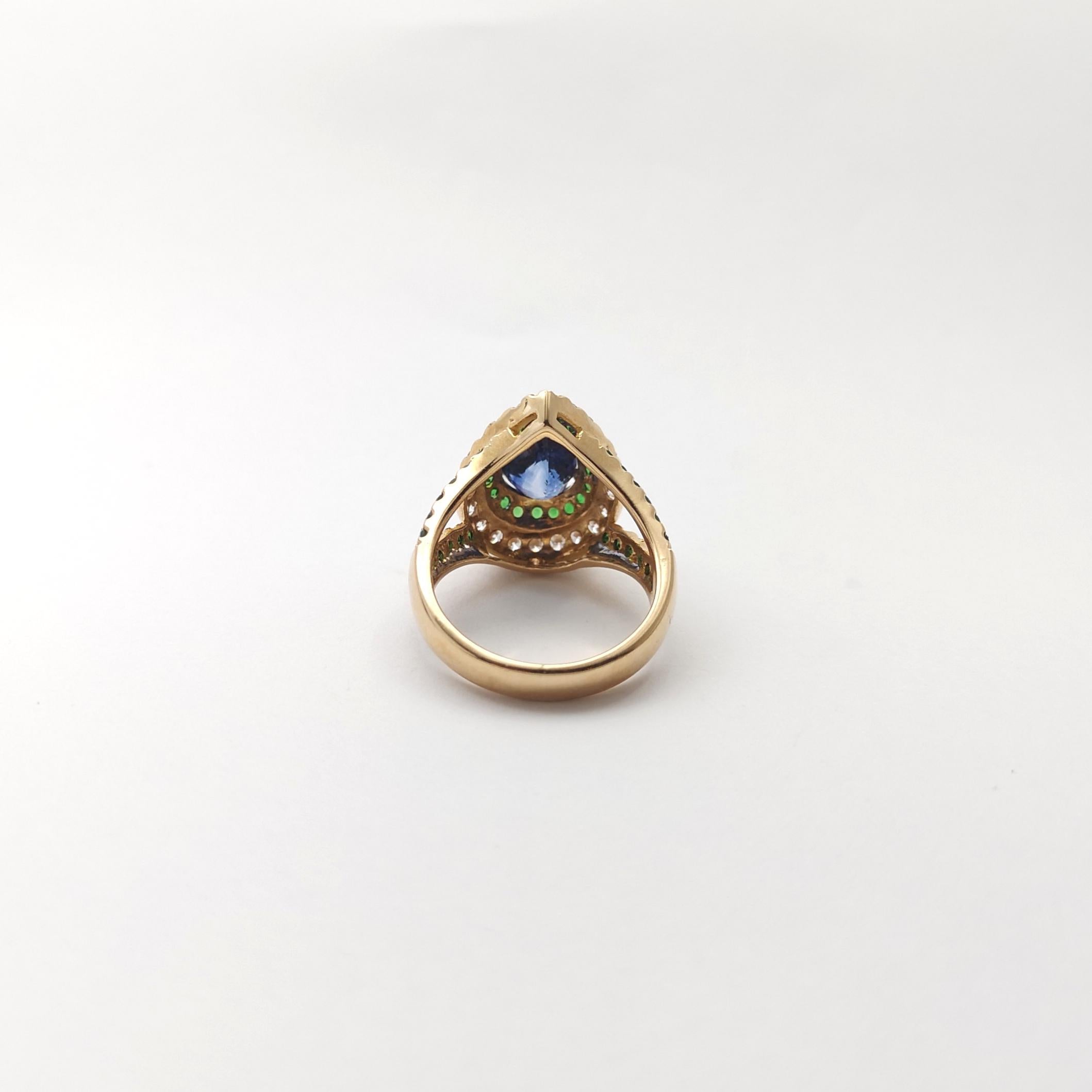 Anello con zaffiro blu, tsavorite e diamante incastonati in oro rosa 18 carati in vendita 3