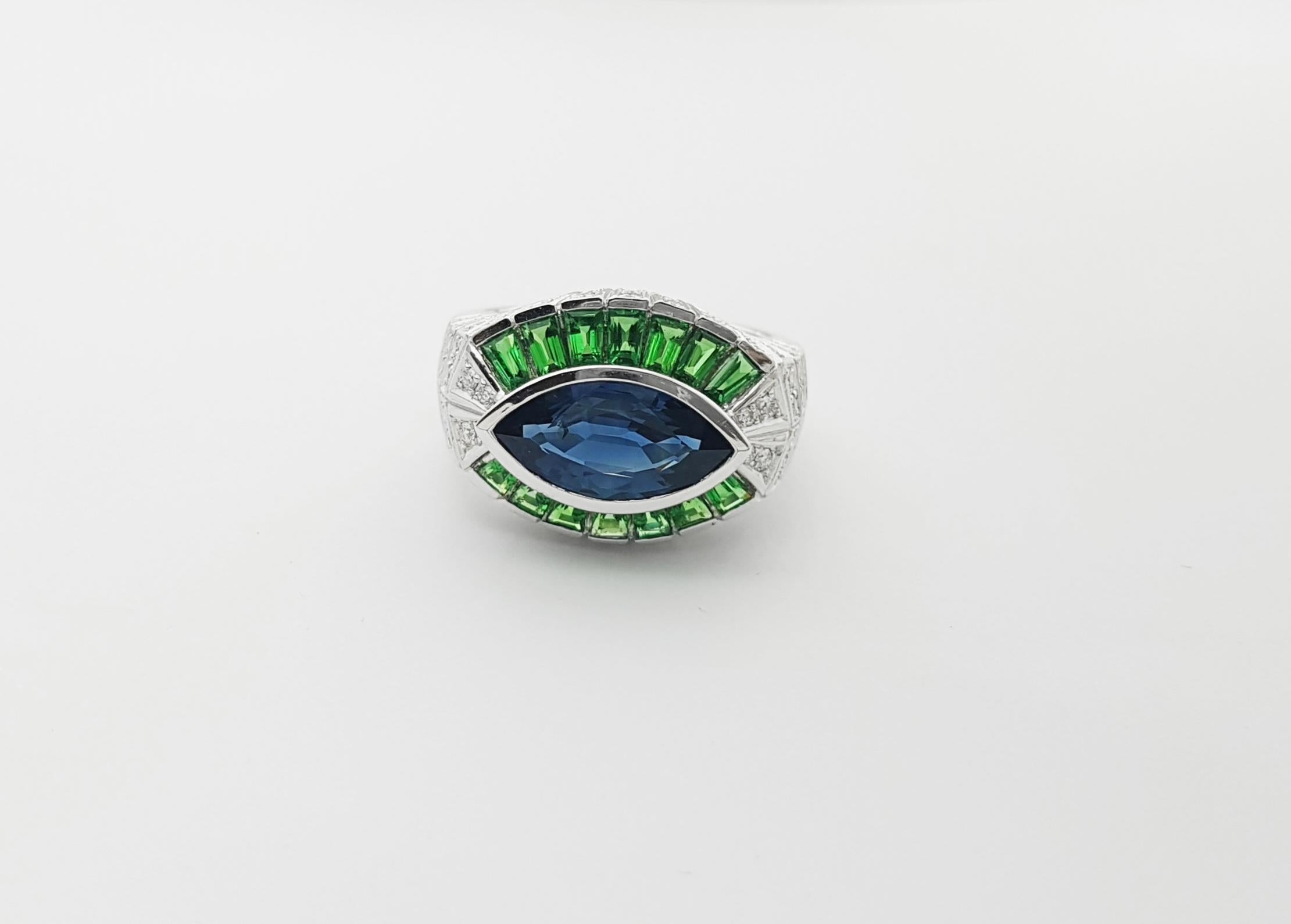 Anello con zaffiro blu, tsavorite e diamante con montatura in platino 950 in vendita 4