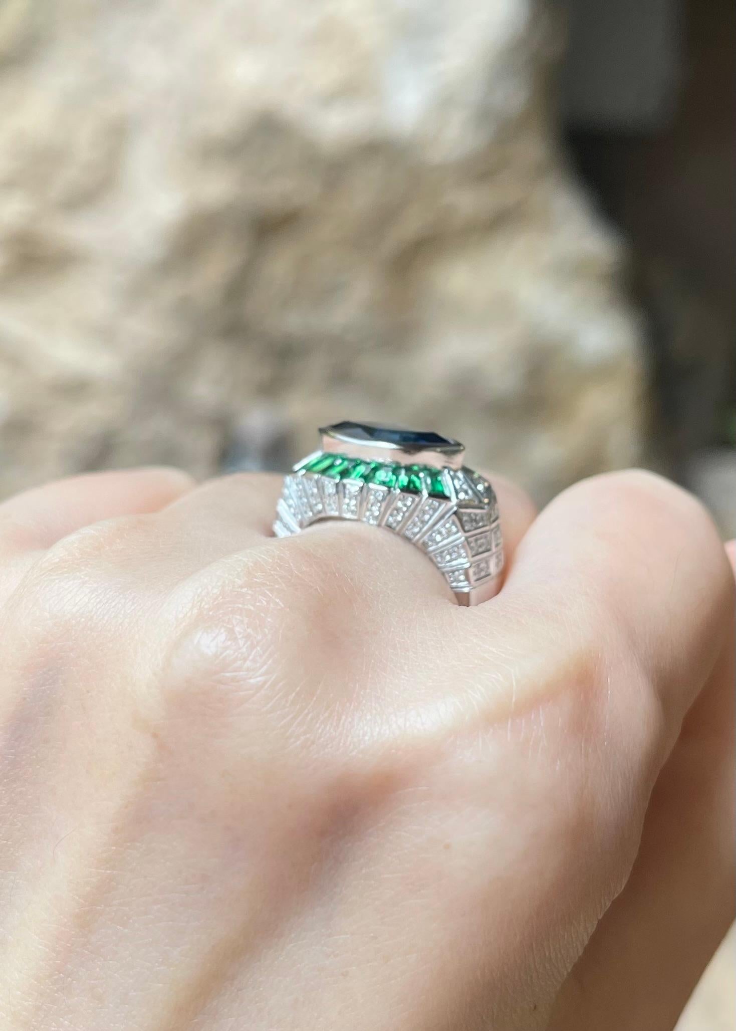 da uomo o donna Anello con zaffiro blu, tsavorite e diamante con montatura in platino 950 in vendita