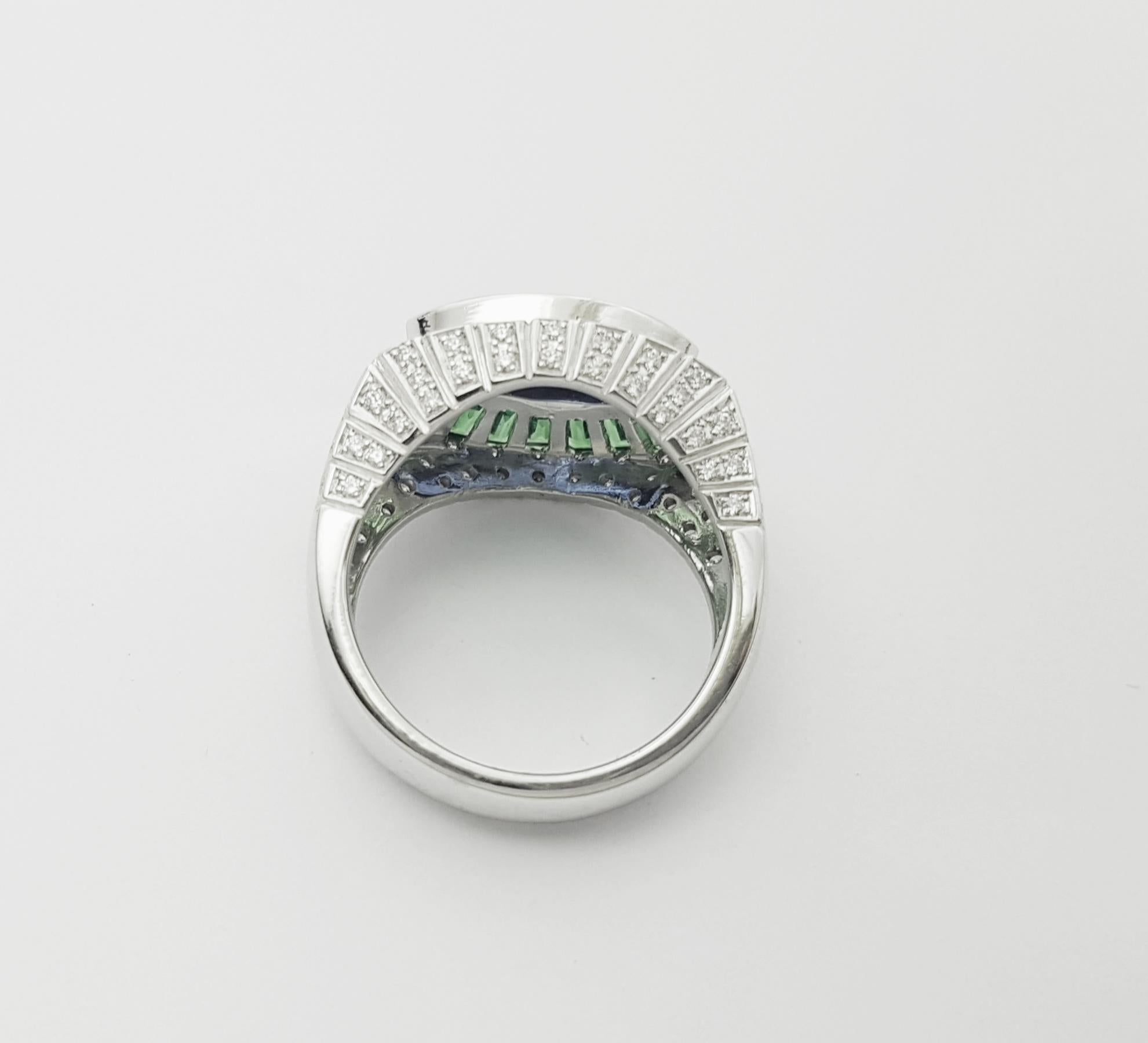 Anello con zaffiro blu, tsavorite e diamante con montatura in platino 950 in vendita 2