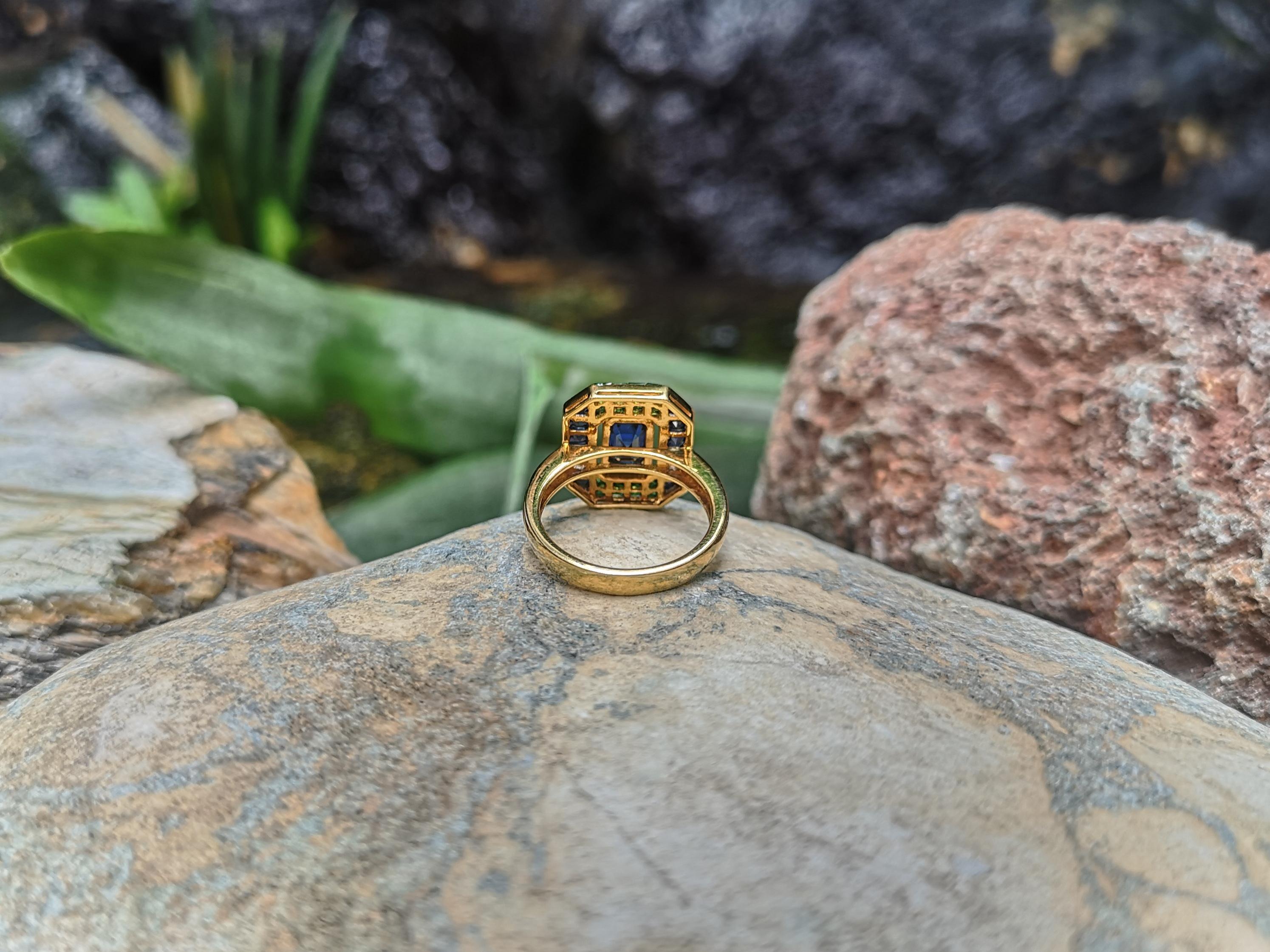 Blue Sapphire & Tsavorite Garnet Ring 18k Gold by Kavant & Sharart For Sale 5