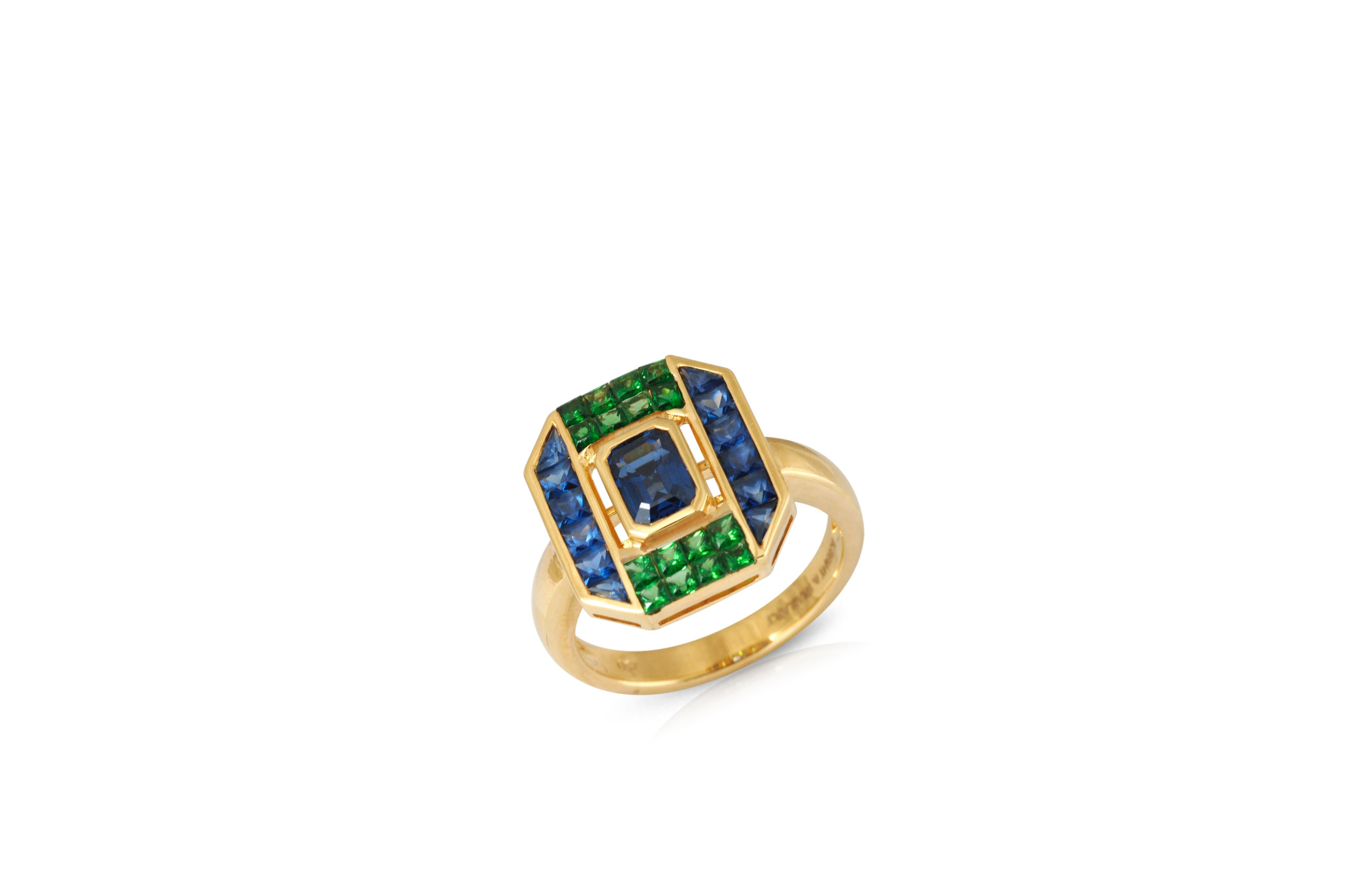 Blauer Saphir 1,34 Karat mit Tsavorit 0,65 Karat und blauem Saphir 0,79 Karat Ring in 18 Karat Goldfassung

Breite:  1.4 cm 
Länge:  1.5 cm
Ringgröße: 52
Gesamtgewicht: 5,77 Gramm

