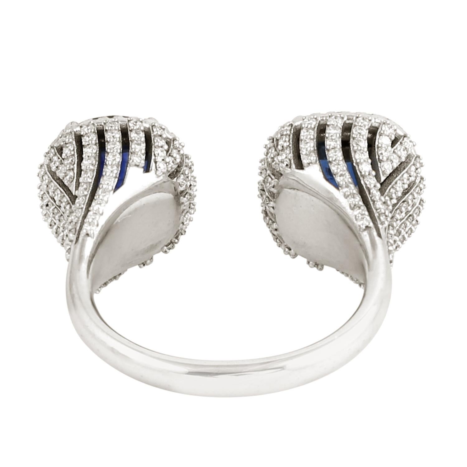 Blauer Saphir-Twin-Ring mit Diamanten aus 18 Karat Weißgold (Gemischter Schliff) im Angebot