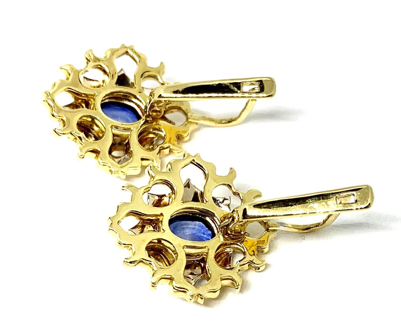 2.16 Carat Blue Sapphire 18k Yellow and White Gold Lever Back Earrings In New Condition In Los Angeles, CA