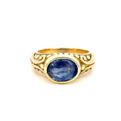 Blue Sapphire Vintage 18k Gold Ring
