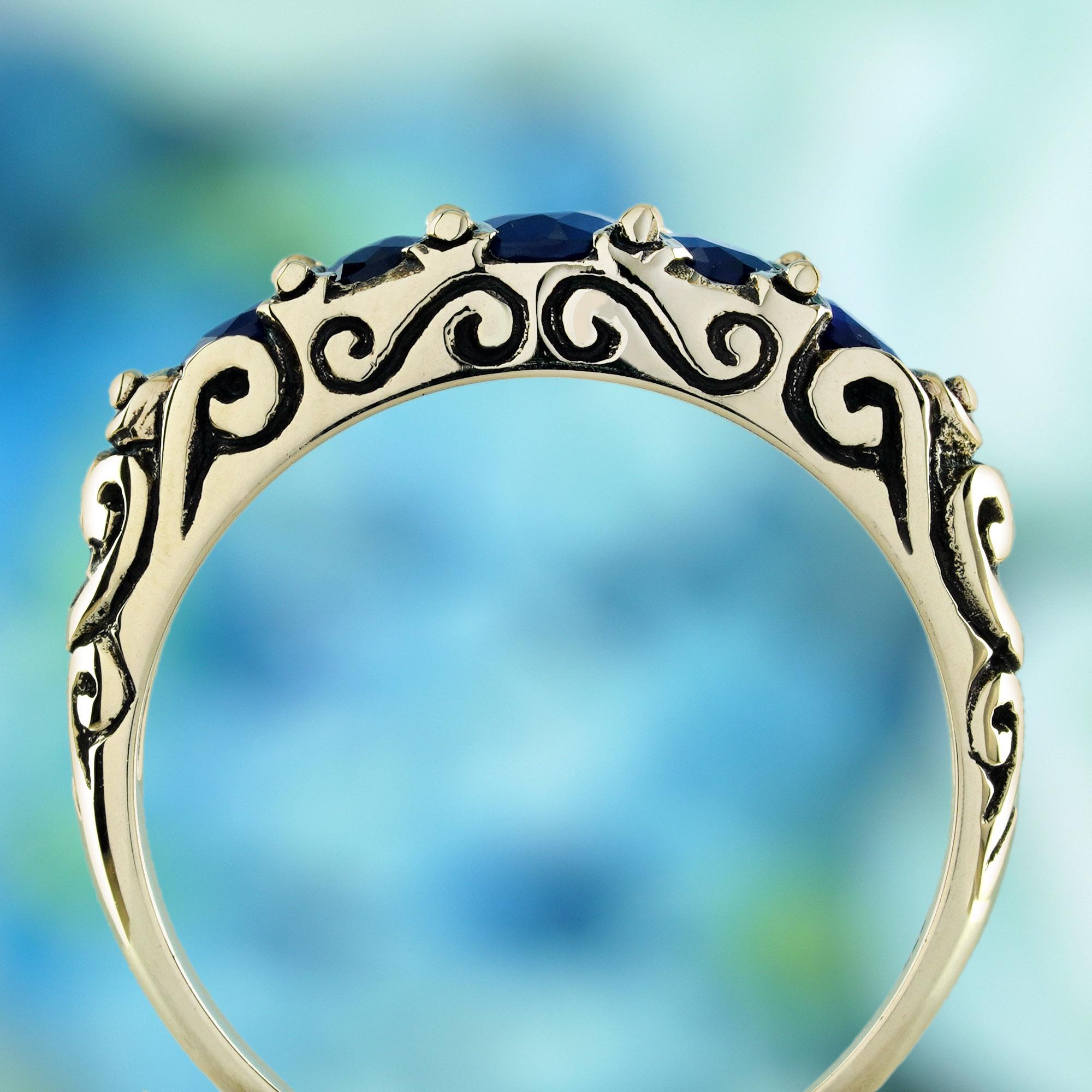 Bleu  Saphir Style Vintage Cinq Pierres  Bague en or jaune 9K massif Neuf - En vente à Bangkok, TH