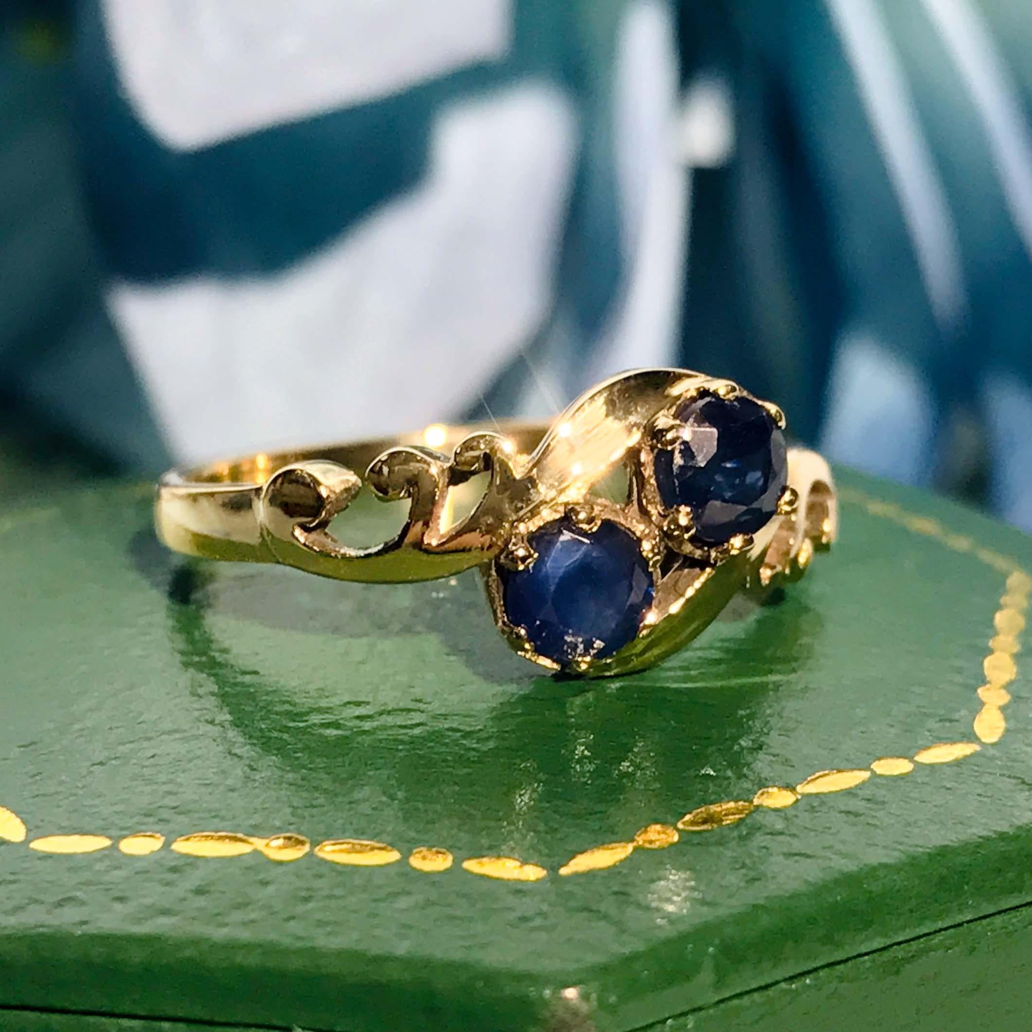Blue Sapphire Vintage Style Two Stone Ring in Solid 14K Yellow Gold For Sale 2