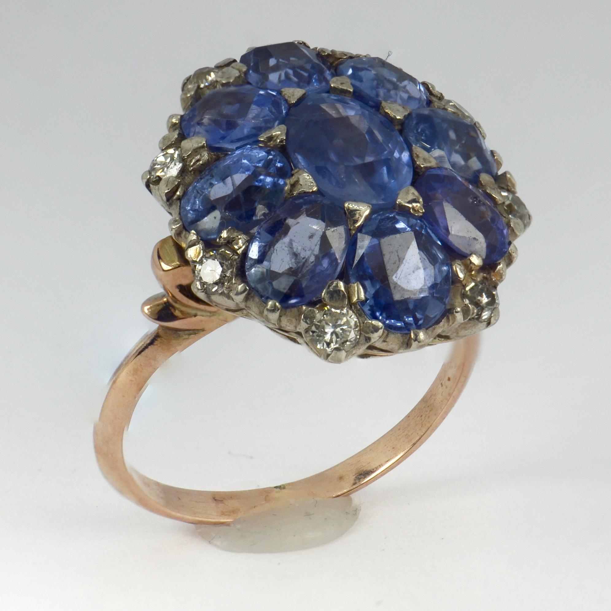 Women's Blue Sapphire White Diamond 18 Karat Gold Cluster Ring For Sale