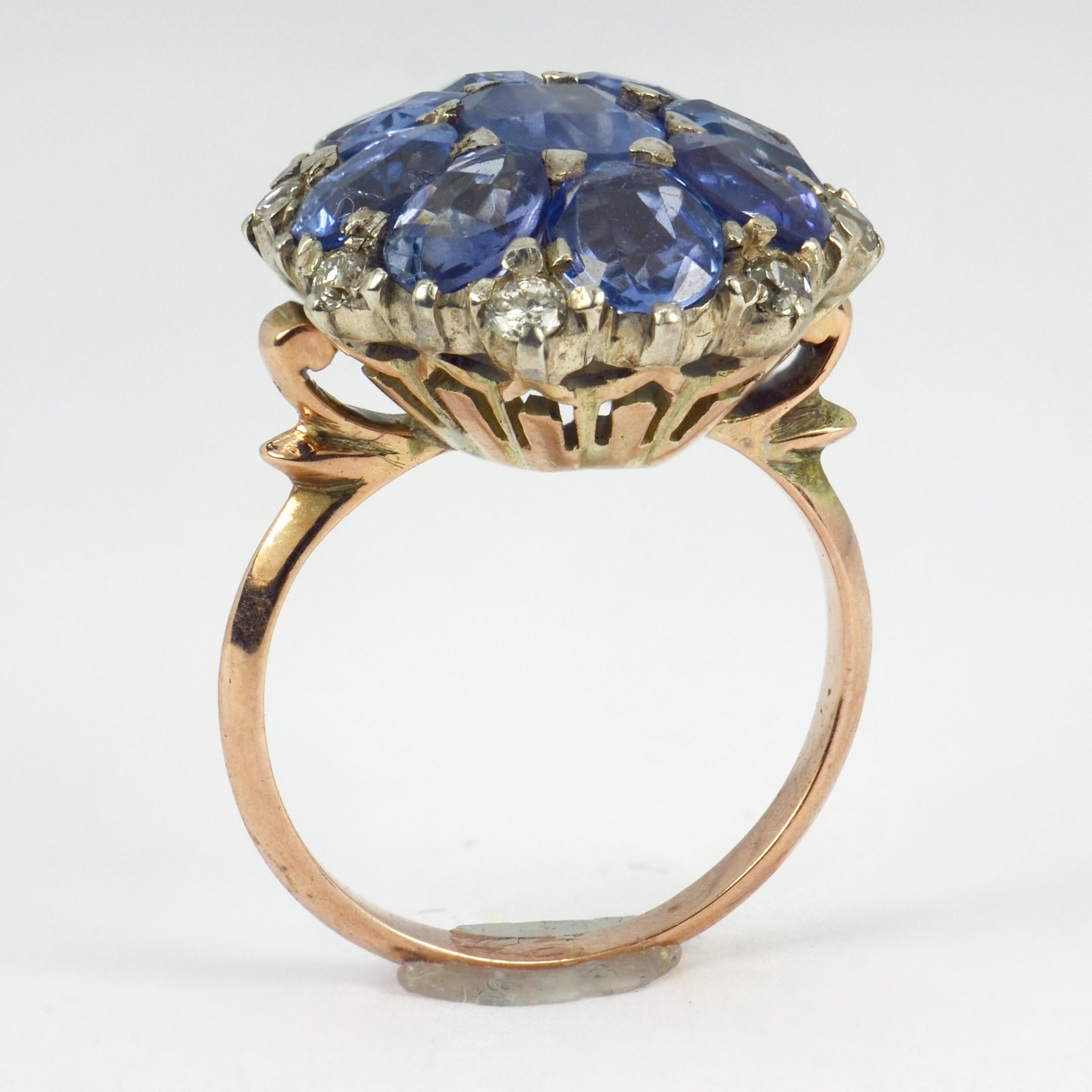 Blue Sapphire White Diamond 18 Karat Gold Cluster Ring For Sale 2