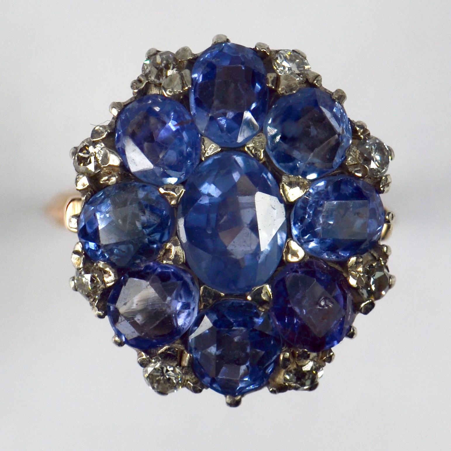 Blue Sapphire White Diamond 18 Karat Gold Cluster Ring For Sale 3