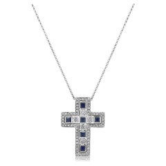 Collana con ciondolo a croce in oro bianco 18 carati con zaffiro blu e diamanti bianchi