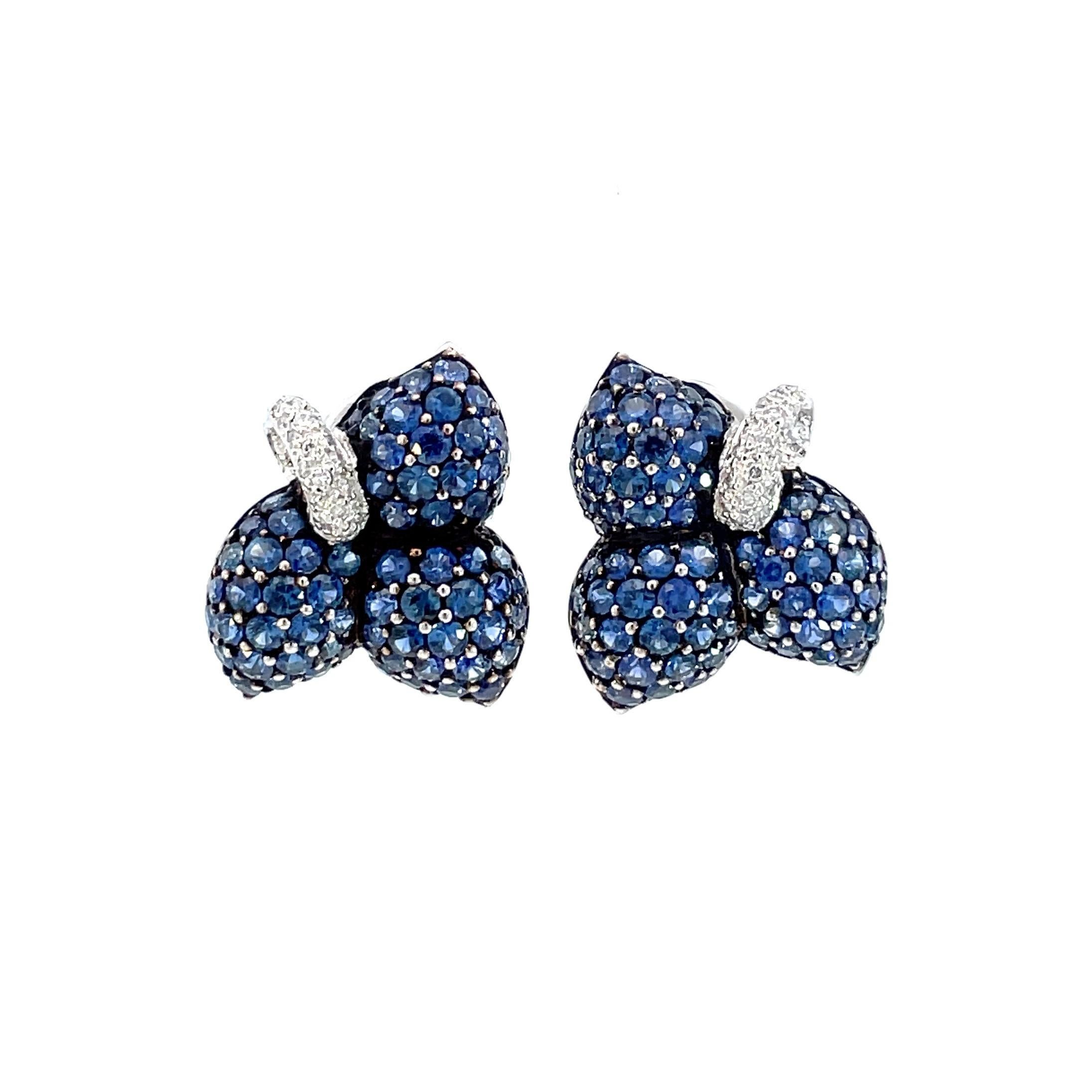 Blue Sapphire & White Diamond Leaf Earrings in 18 Karat White Gold In New Condition For Sale In Westmount, CA