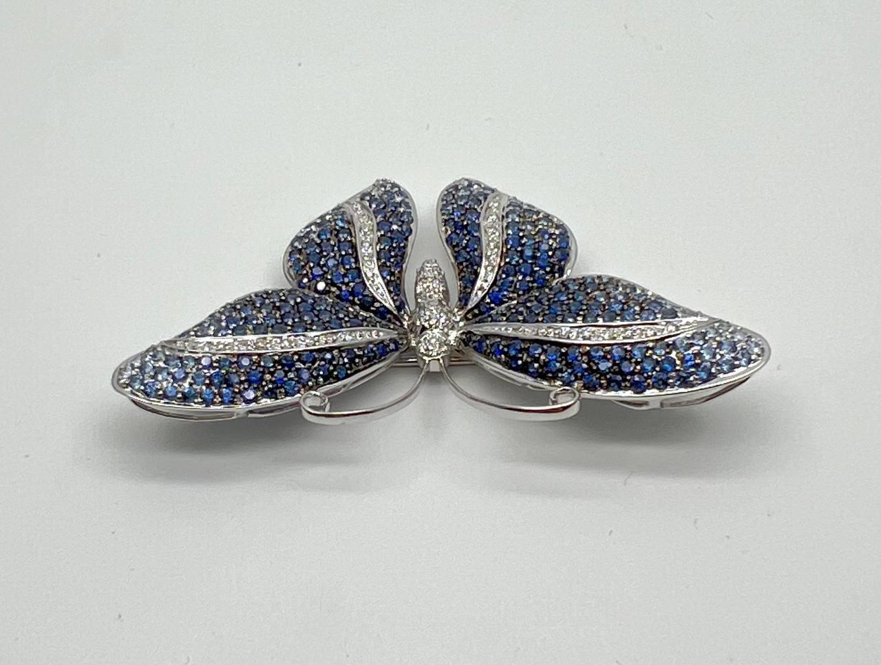 Blue Sapphire & White Diamond Pave Butterfly 18 Karat White Gold Brooch Pin In New Condition For Sale In Oakton, VA