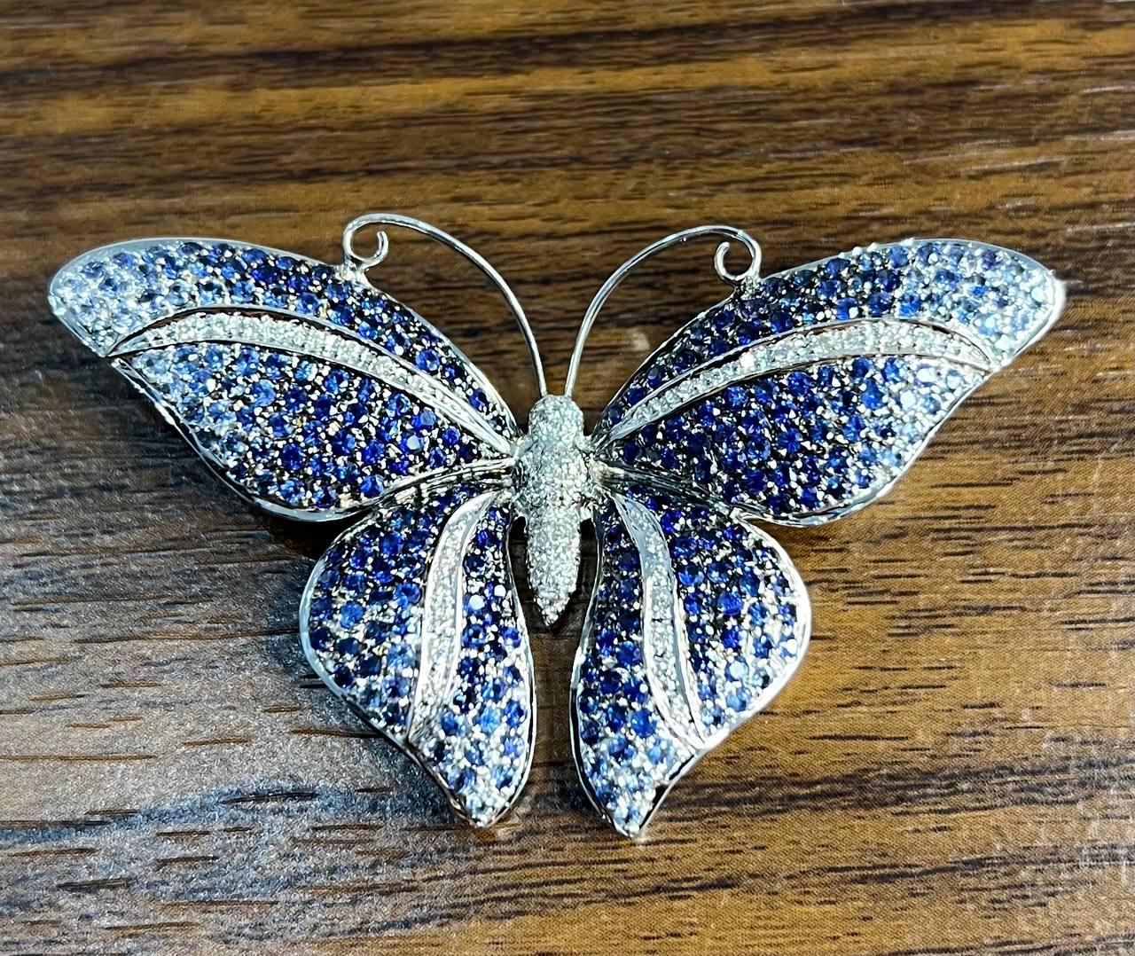Blue Sapphire & White Diamond Pave Butterfly 18 Karat White Gold Brooch Pin For Sale 1