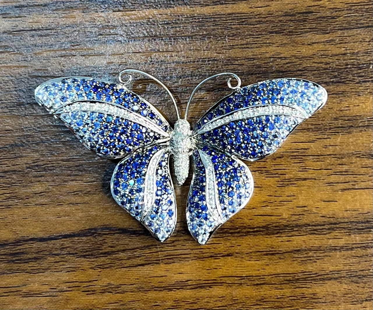 Blue Sapphire & White Diamond Pave Butterfly 18 Karat White Gold Brooch Pin For Sale 2