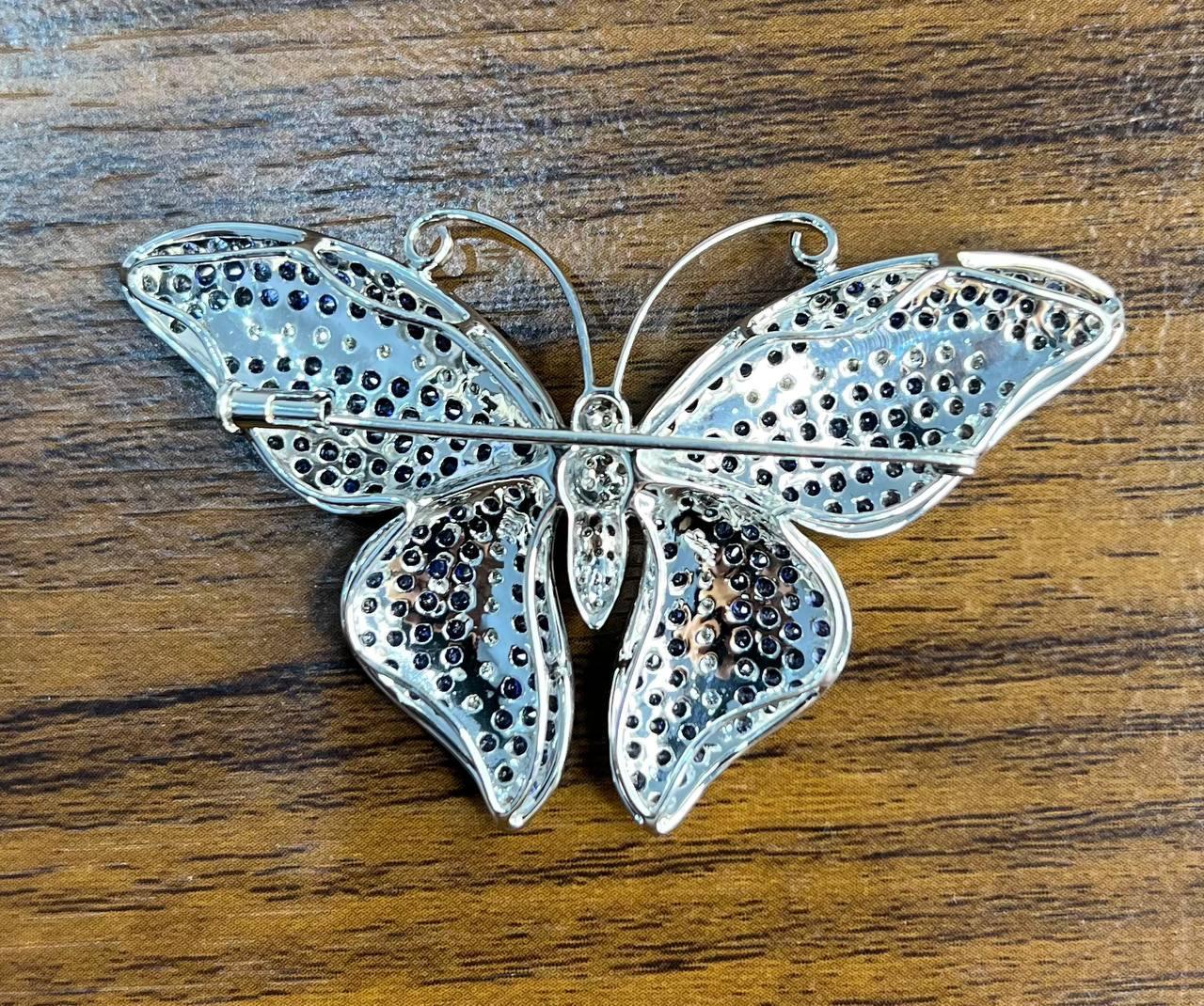 Blue Sapphire & White Diamond Pave Butterfly 18 Karat White Gold Brooch Pin For Sale 3