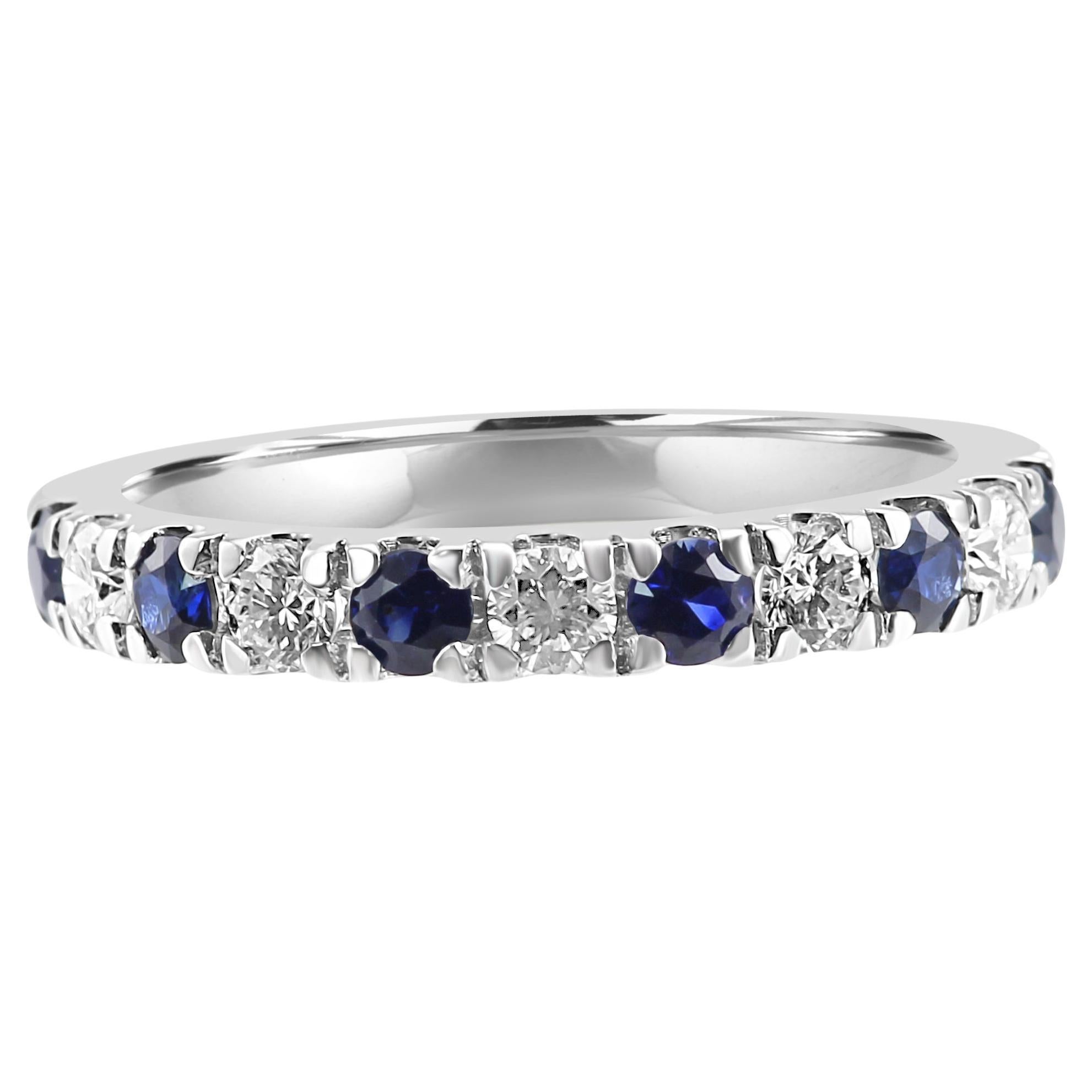 Blue Sapphire White Diamond Round 18 Karat Gold Fashion Engagement Band Ring