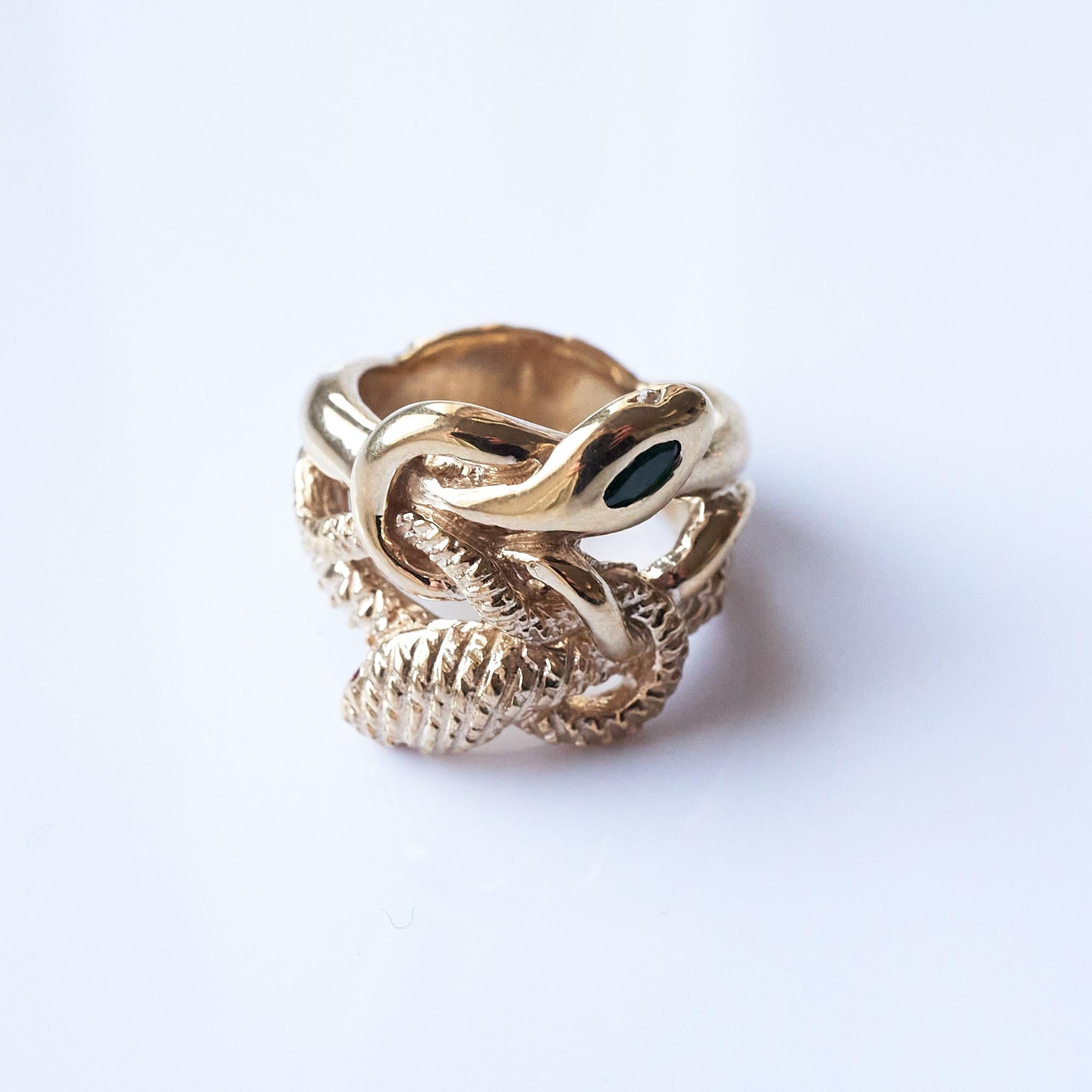 Blauer Saphir Weißer Diamant Schlangenring Rubin viktorianischer Stil Doppelkopf Bronze Damen im Angebot
