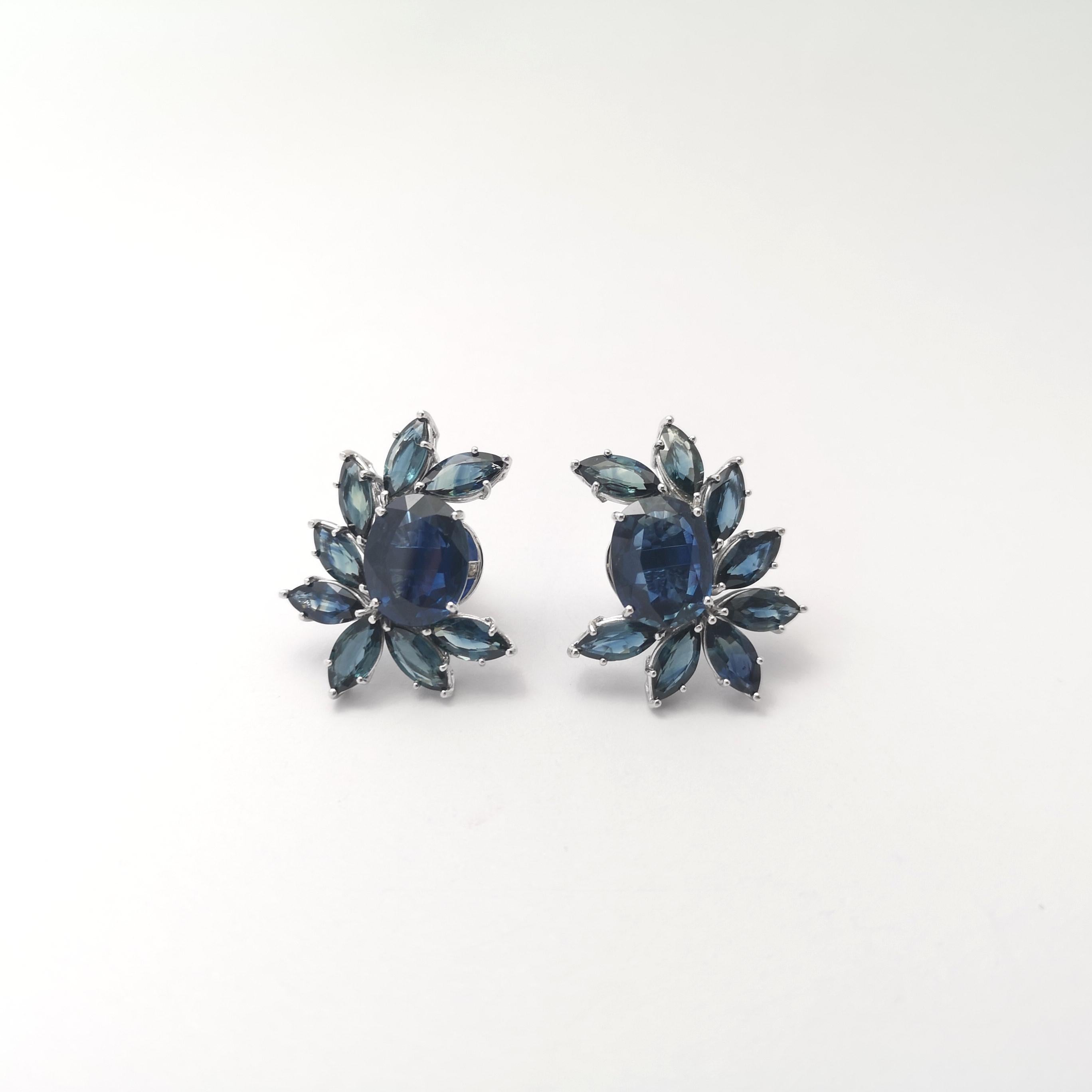Taglio misto Orecchini con zaffiro blu e zaffiro blu con montatura in oro bianco 18K in vendita