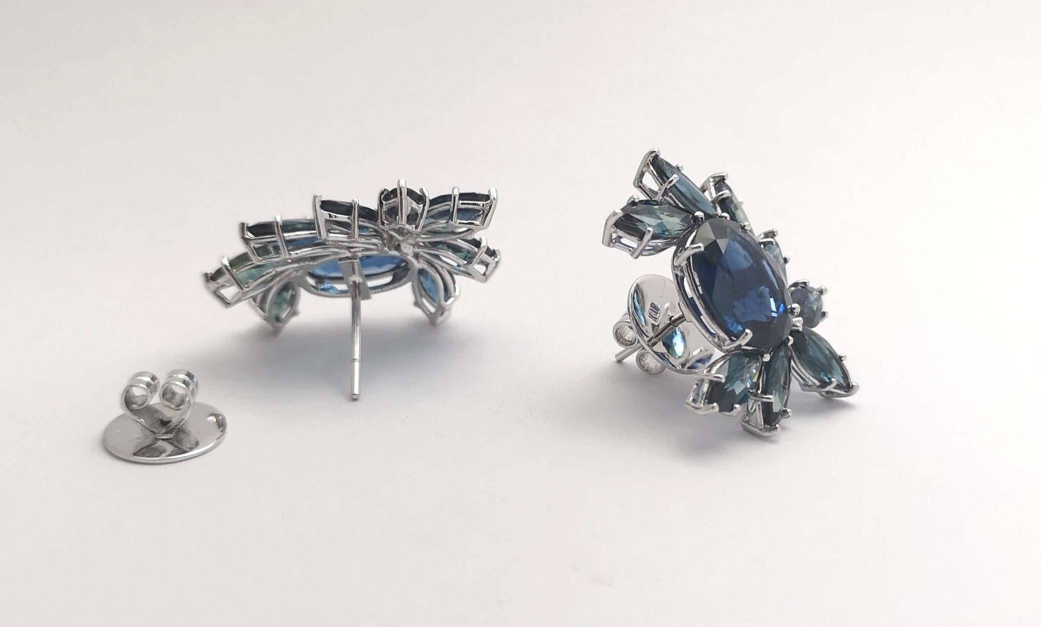 Orecchini con zaffiro blu e zaffiro blu con montatura in oro bianco 18K in vendita 3
