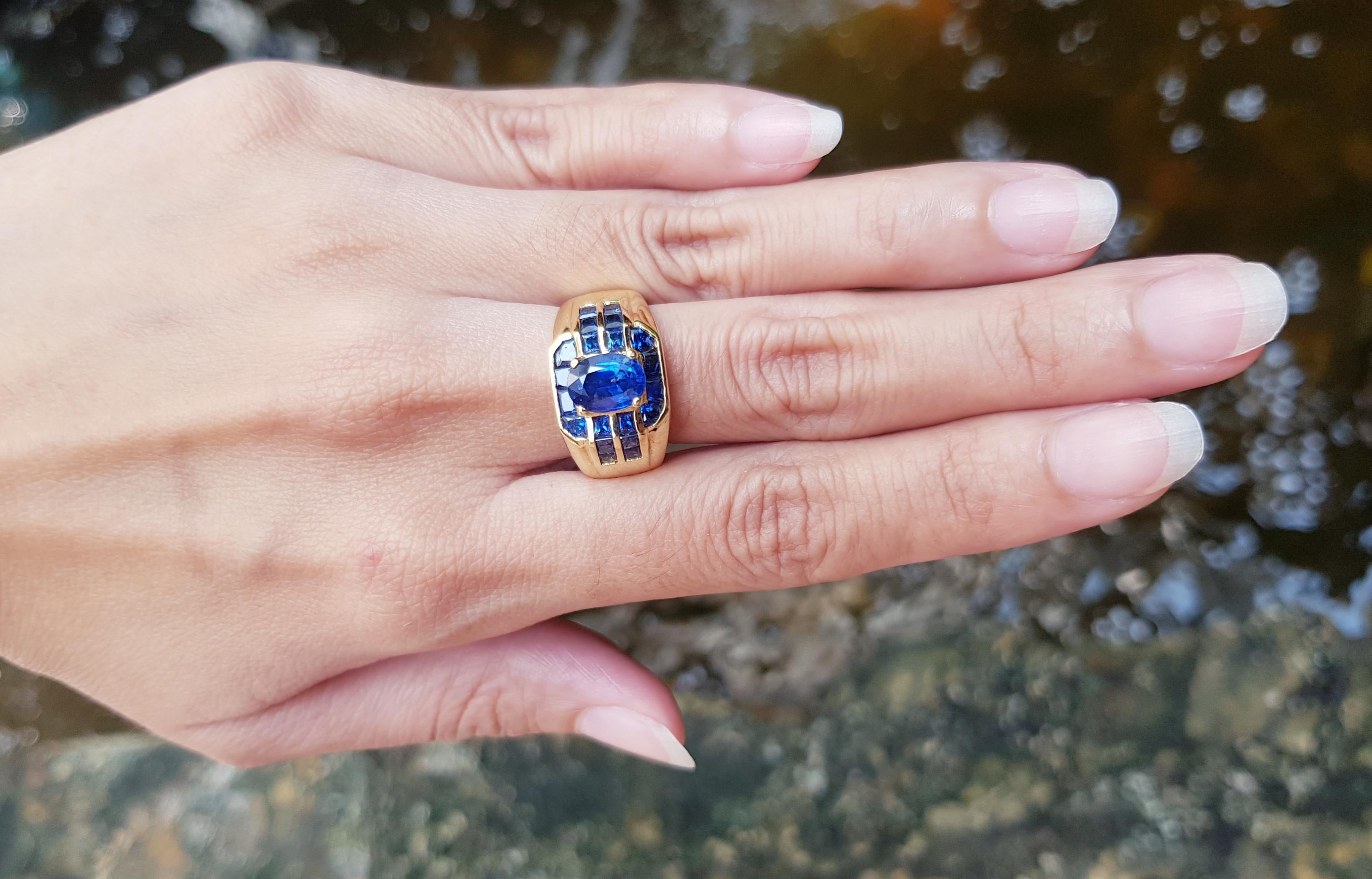 Women's or Men's Blue Sapphire with Blue Sapphire Ring Set in 18 Karat Gold Settings For Sale