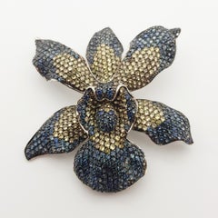 Blauer blauer Saphir mit braunem Saphir Orchideenbrosche/Anhänger in Silberfassung