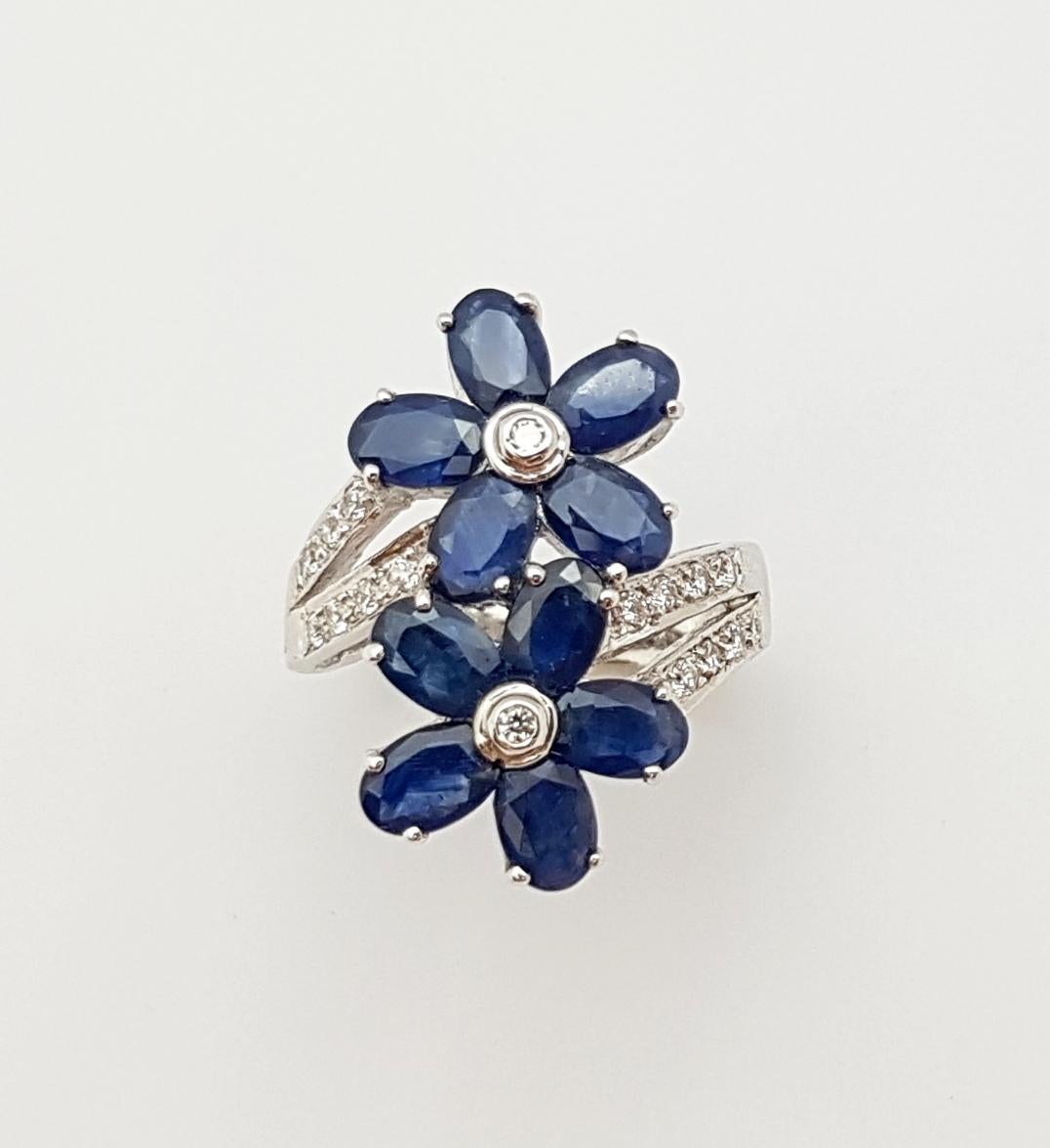 Blue Sapphire with Cubic Zirconia Ring set in Silver Settings For Sale 5