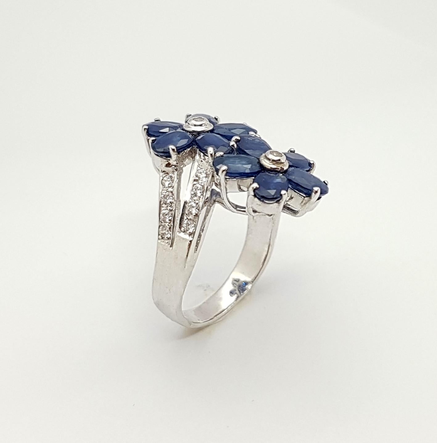 Blue Sapphire with Cubic Zirconia Ring set in Silver Settings For Sale 6