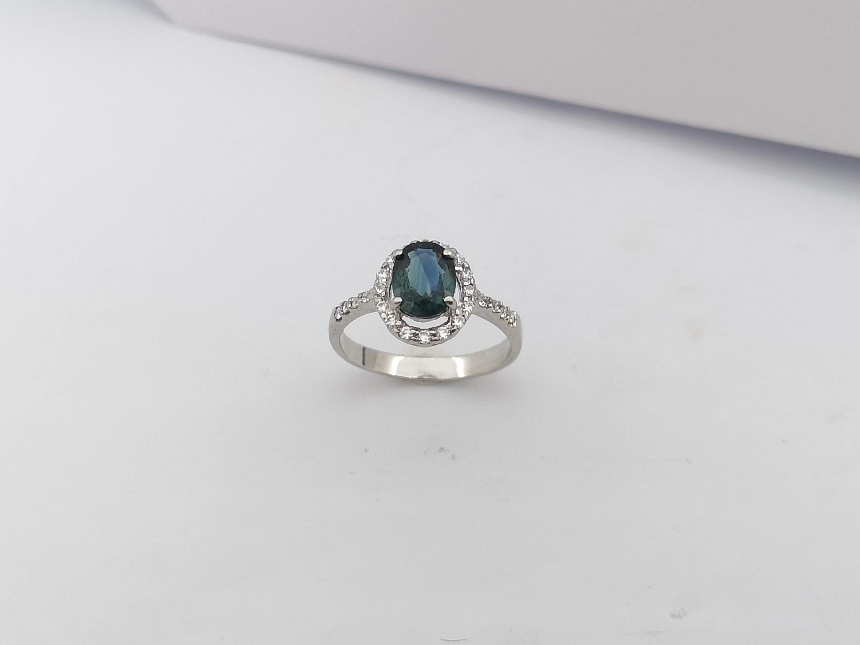 Ring mit blauem Saphir und kubischem Zirkon in Silberfassung im Angebot 8