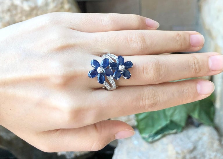 Blue Sapphire with Cubic Zirconia Ring set in Silver Settings For Sale ...