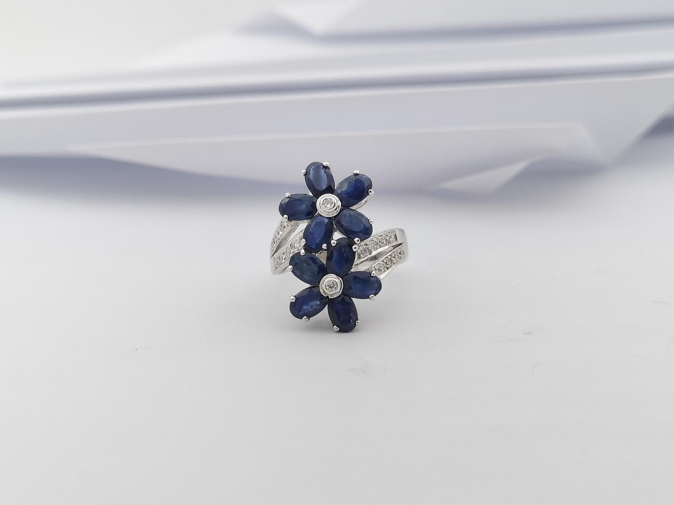Blue Sapphire with Cubic Zirconia Ring set in Silver Settings For Sale 2
