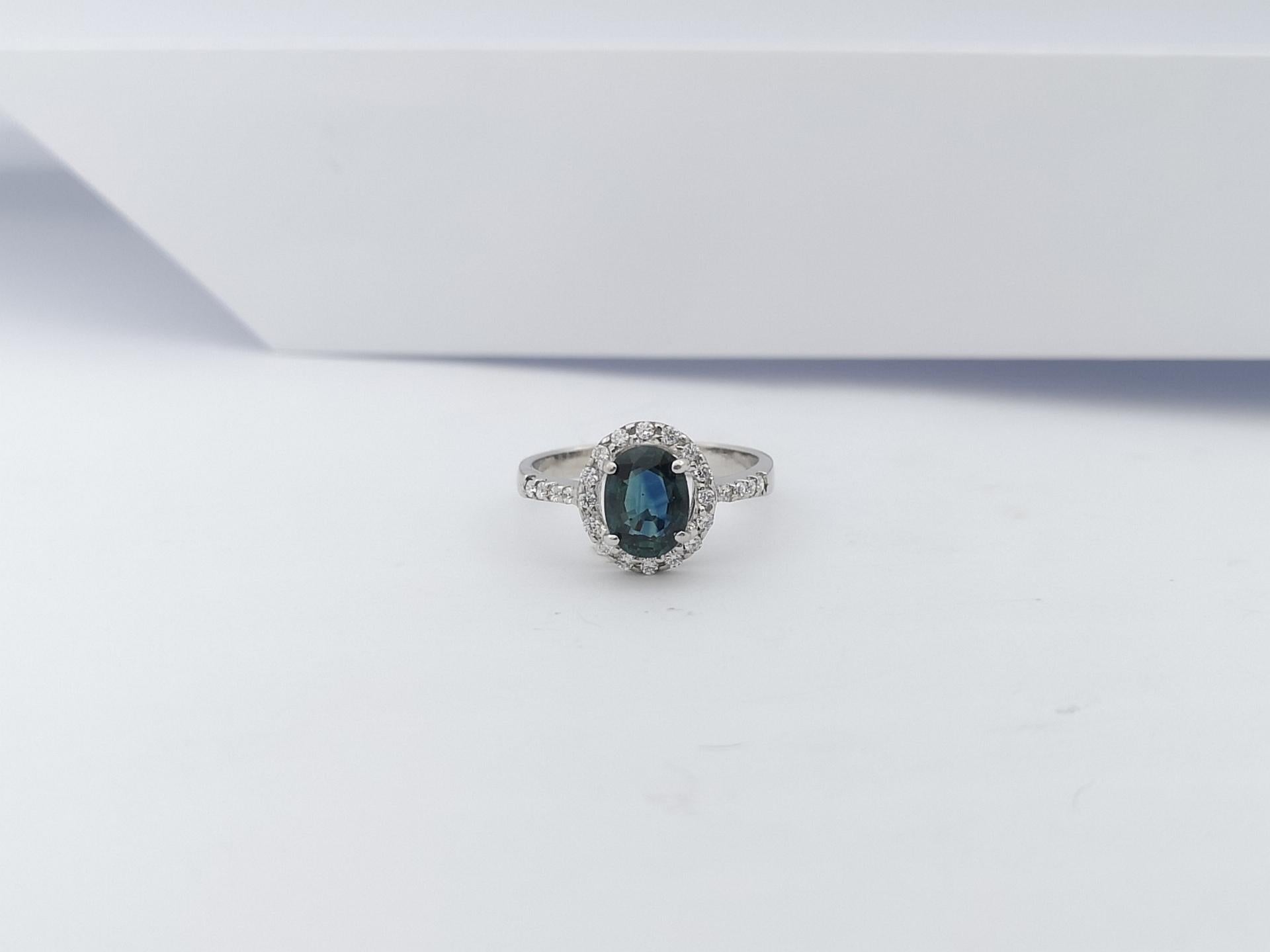 Ring mit blauem Saphir und kubischem Zirkon in Silberfassung im Angebot 2
