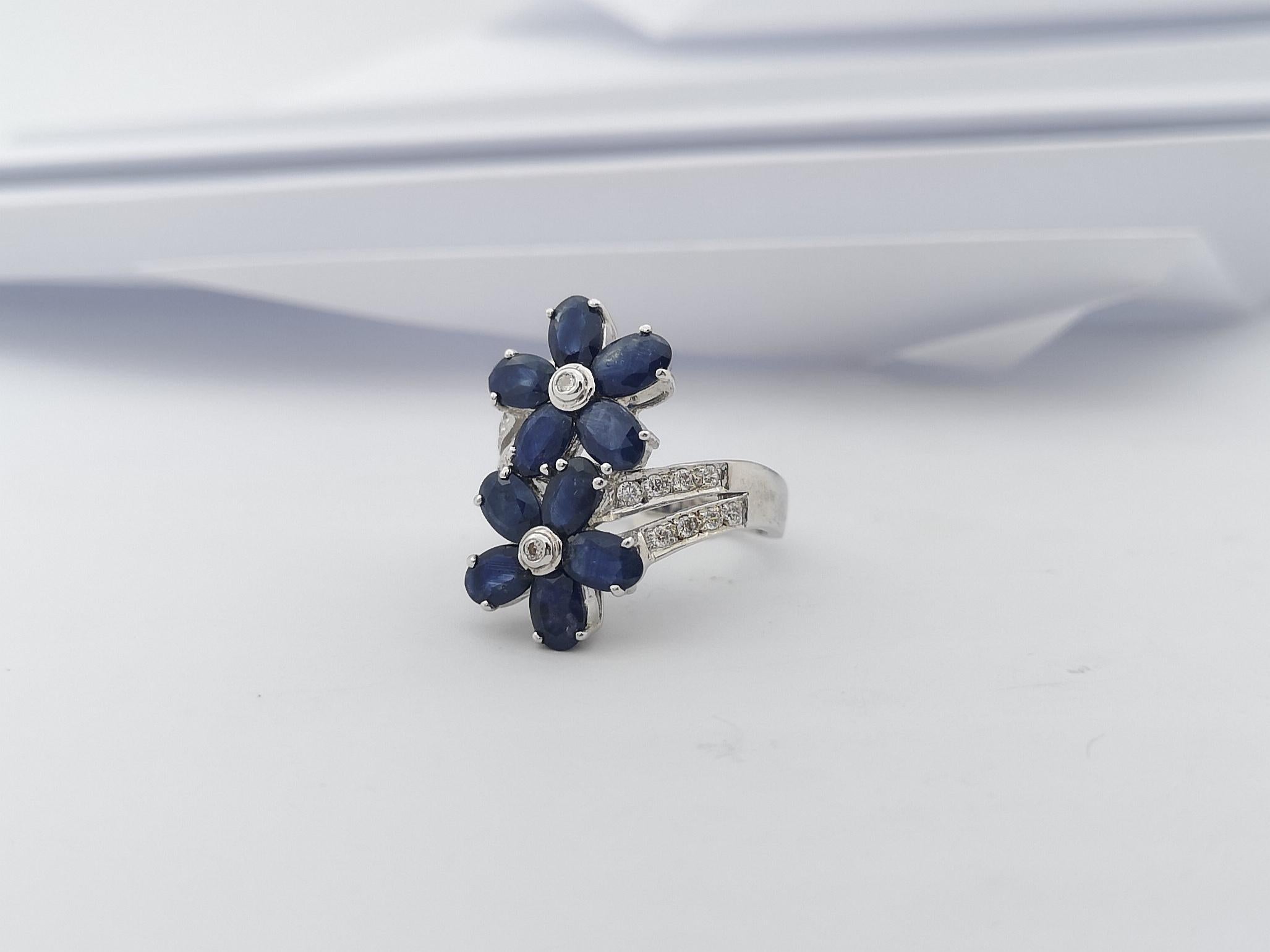 Blue Sapphire with Cubic Zirconia Ring set in Silver Settings For Sale 3