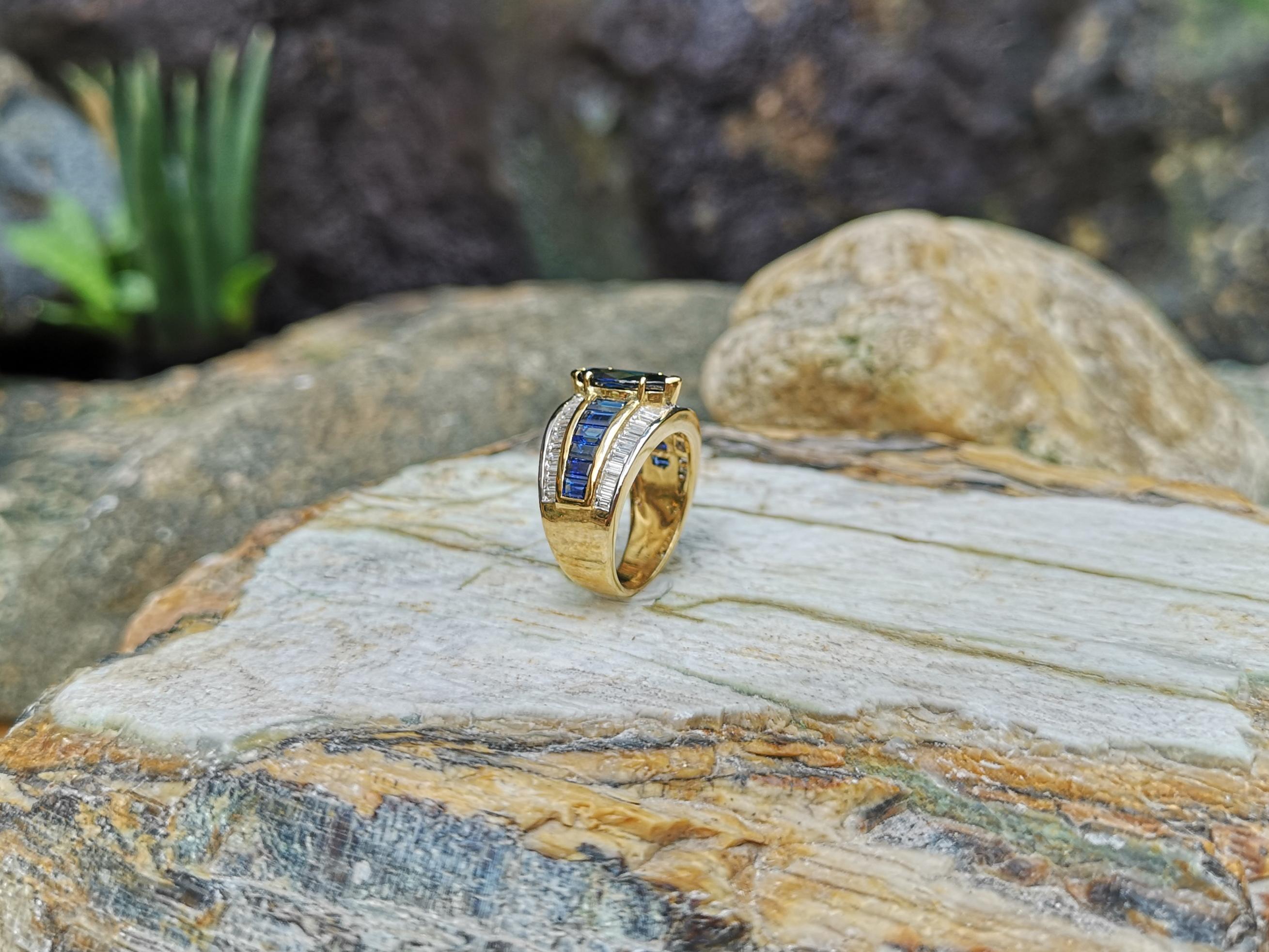 Blue Sapphire with Diamond and Blue Sapphire Ring Set in 18 Karat Gold Settings For Sale 4