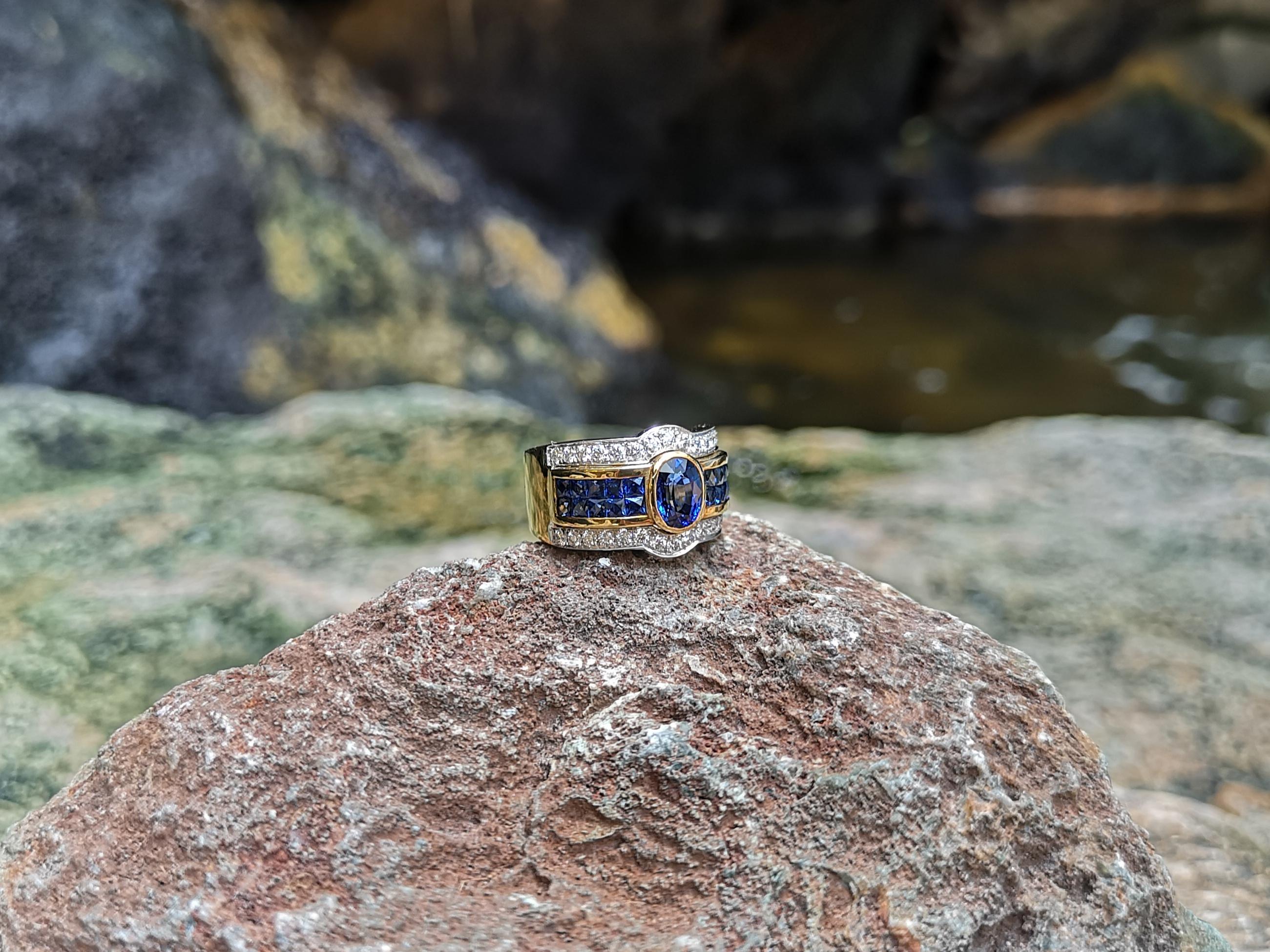 Women's or Men's Blue Sapphire with Diamond and Blue Sapphire Ring Set in 18 Karat Gold Settings For Sale