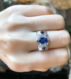 Blue Sapphire with Diamond and Cabochon Blue Sapphire Ring 18 Karat White Gold
