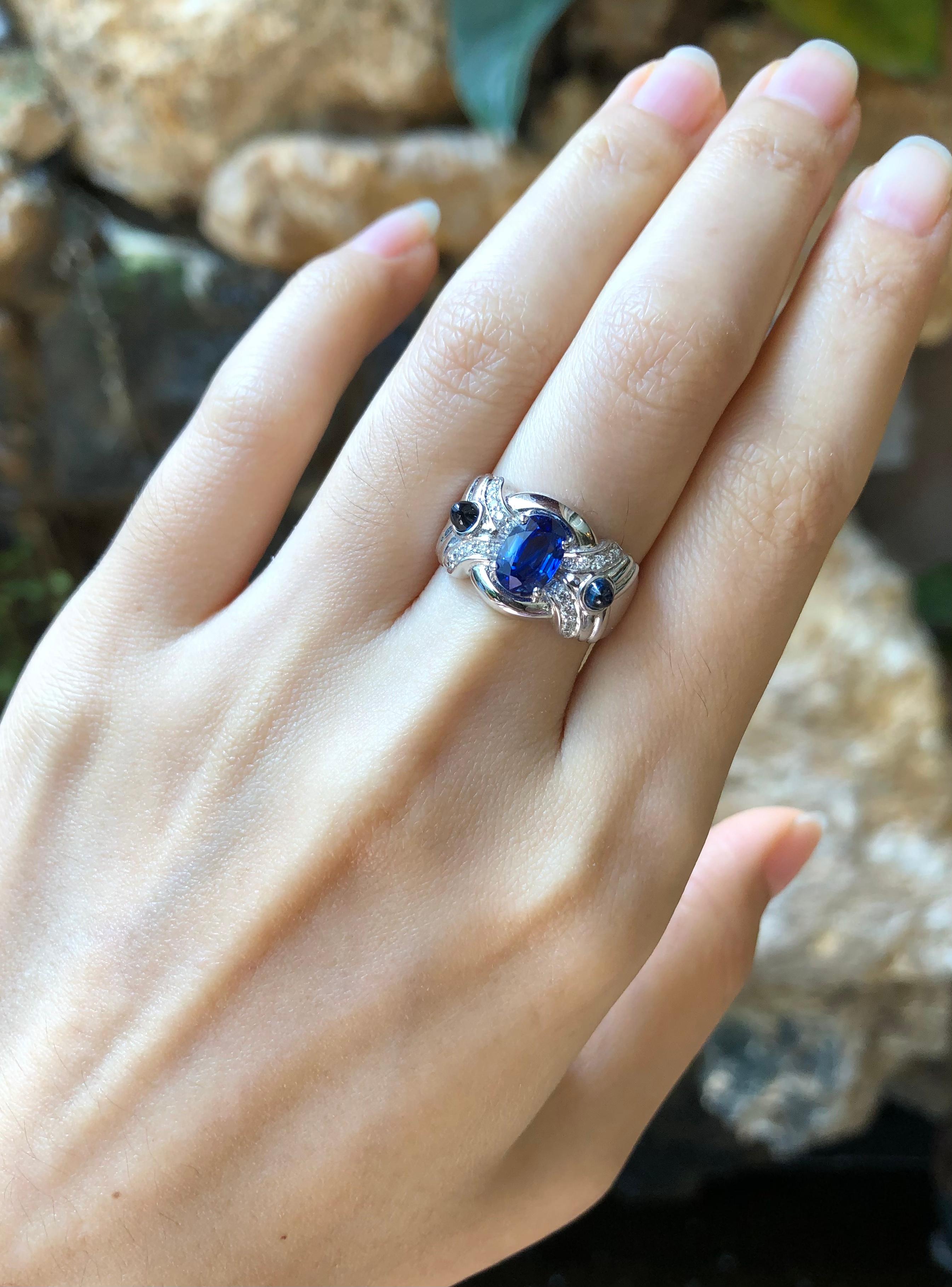 Mixed Cut Blue Sapphire with Diamond and Cabochon Blue Sapphire Ring 18 Karat White Gold For Sale