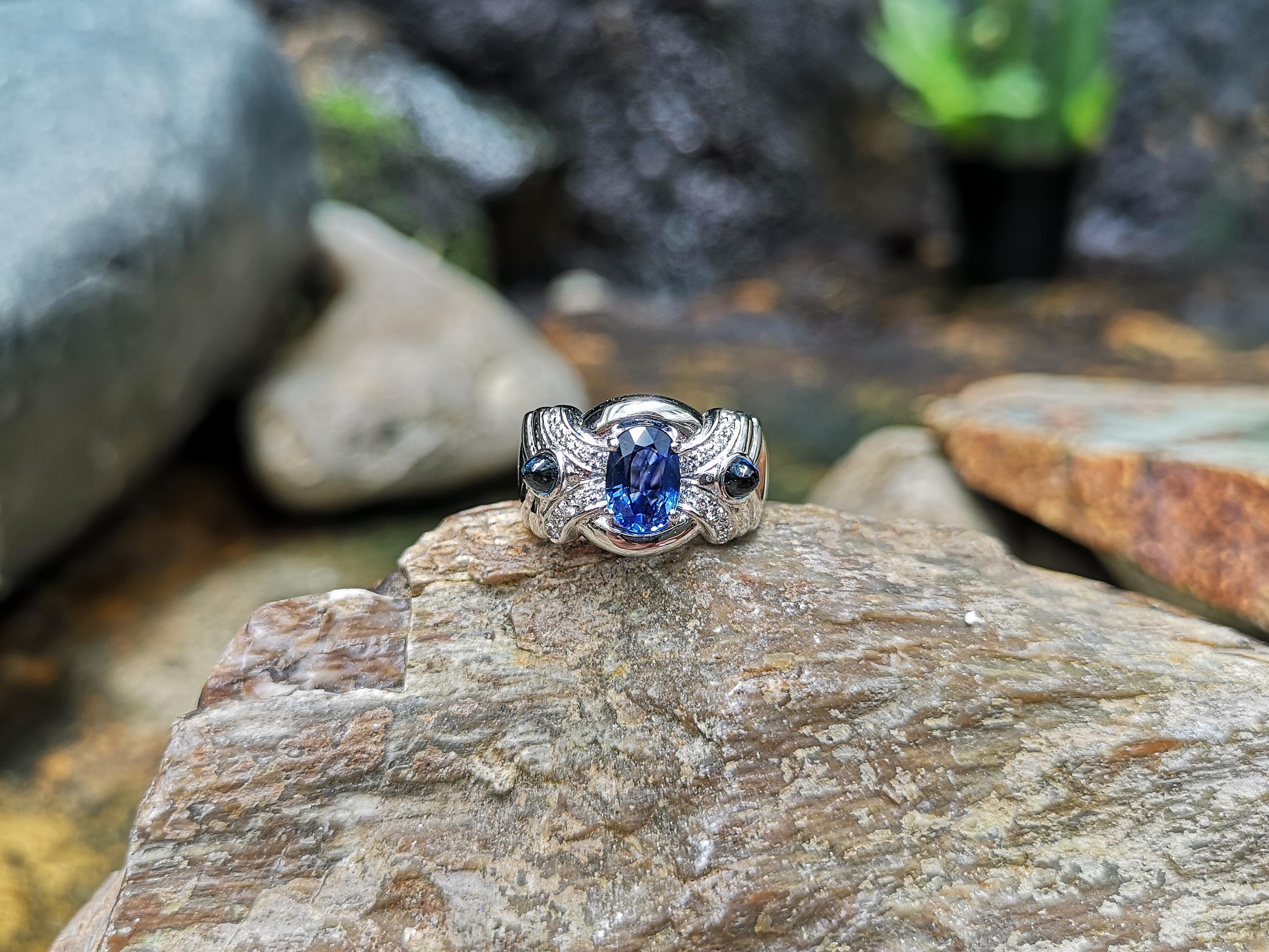 Blue Sapphire with Diamond and Cabochon Blue Sapphire Ring 18 Karat White Gold For Sale 2