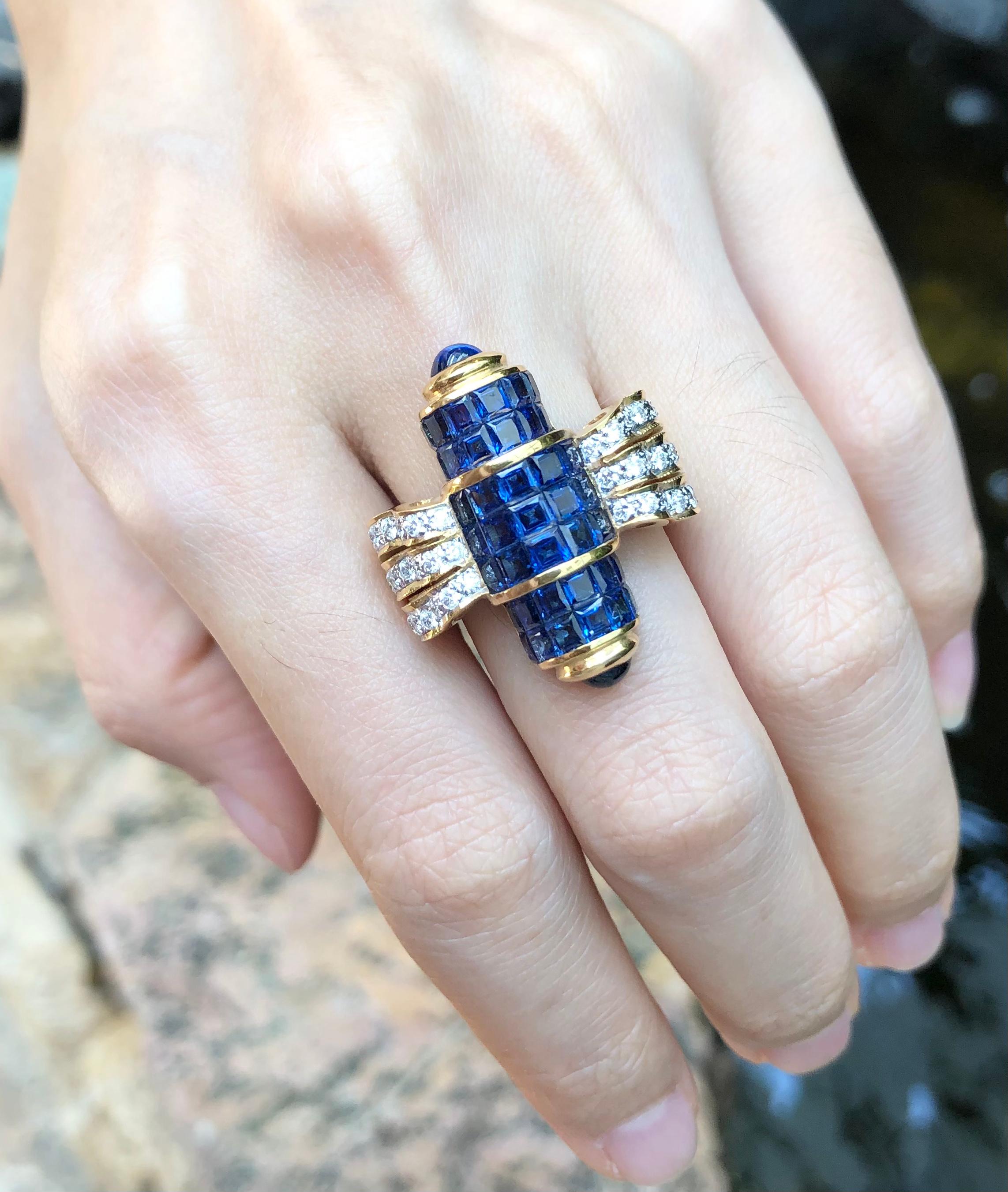 Blue Sapphire with Diamond and Cabochon Blue Sapphire Ring Set in 18 Karat Gold In New Condition For Sale In Bangkok, TH