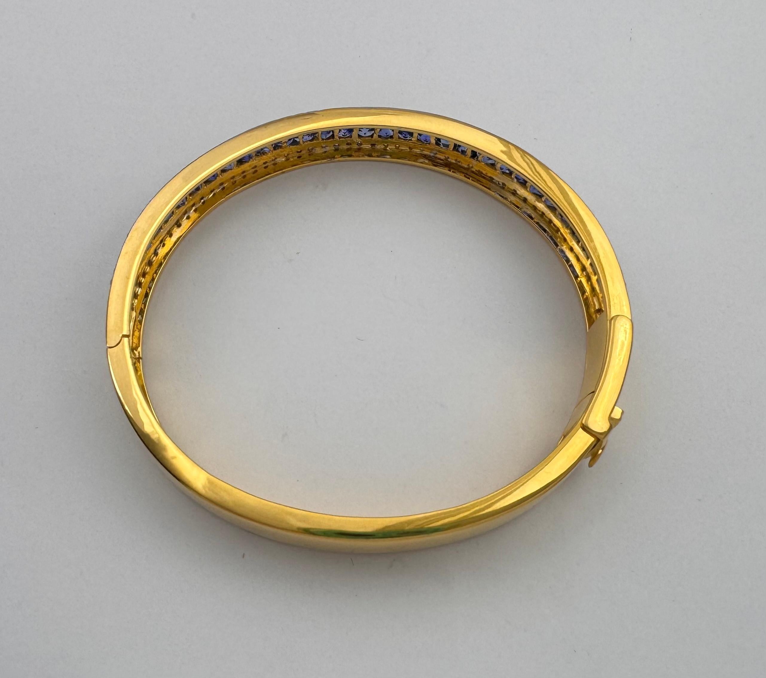 Blauer Saphir mit Diamant-Armreif in 18K Gold-Fassung im Angebot 6