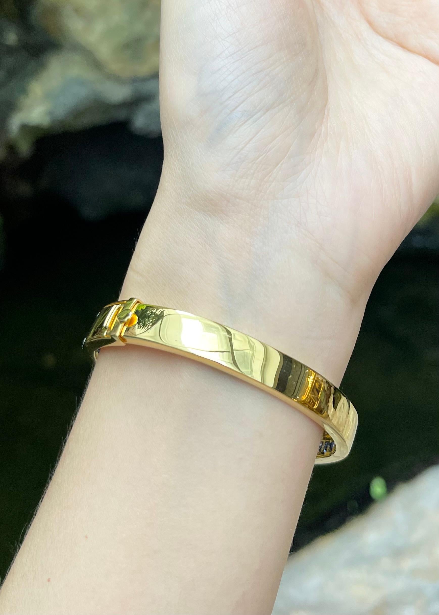 Blauer Saphir mit Diamant-Armreif in 18K Gold-Fassung (Carréschliff) im Angebot