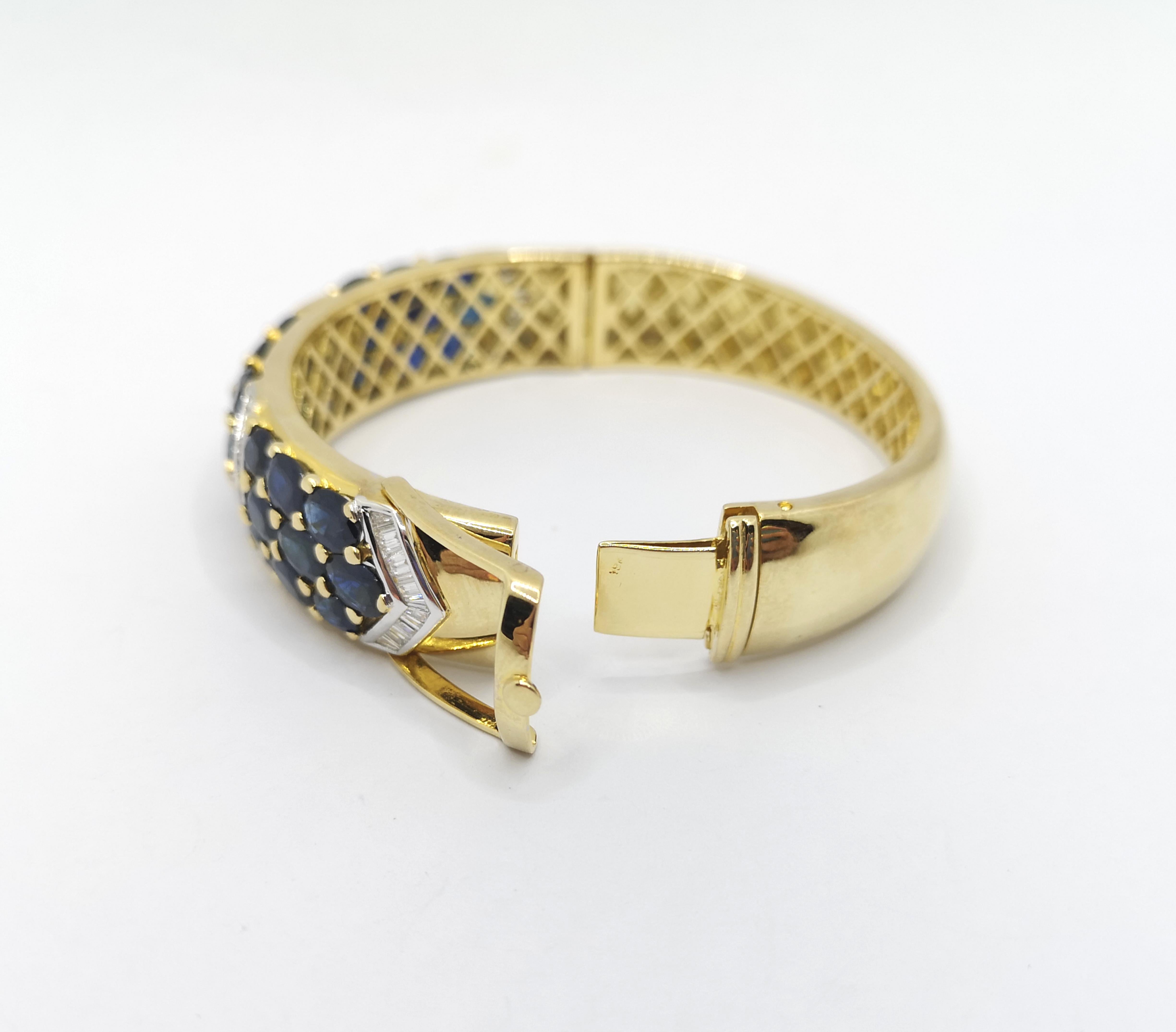 Armreif mit blauem Saphir und Diamant in 18 Karat Goldfassungen gefasst im Angebot 7