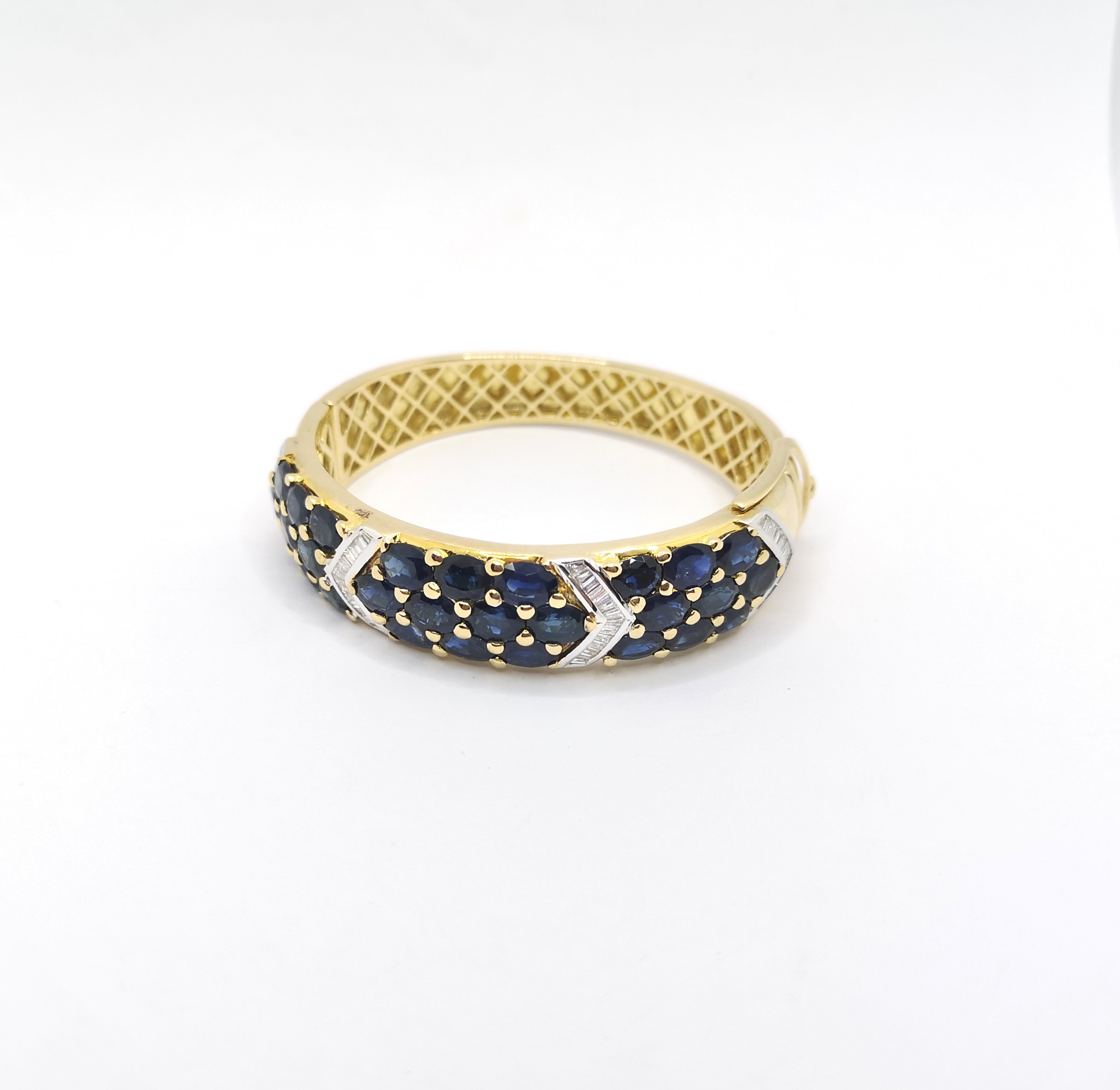 Armreif mit blauem Saphir und Diamant in 18 Karat Goldfassungen gefasst im Angebot 9