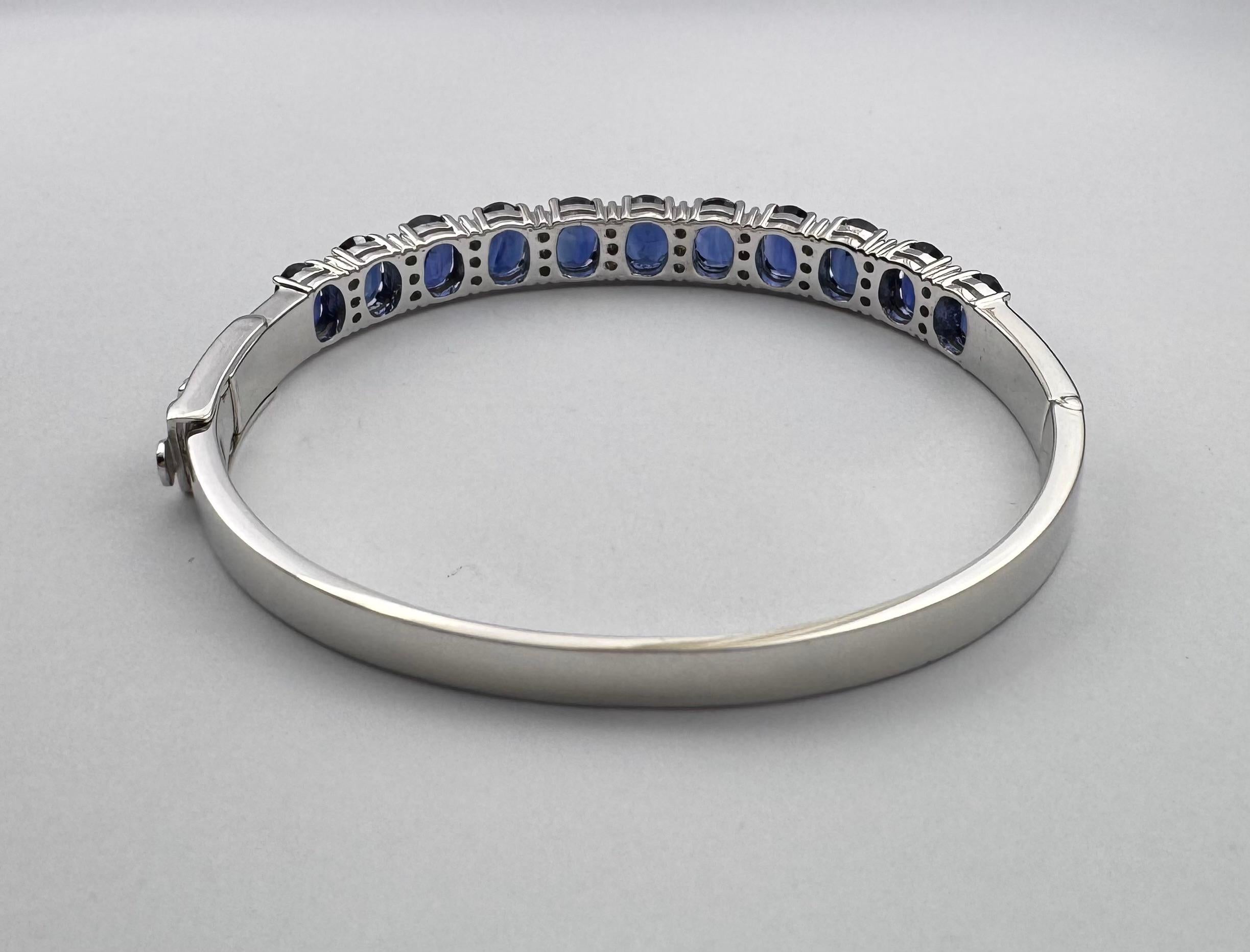 Bracciale con zaffiro blu e diamanti con montatura in oro bianco 18 carati in vendita 4