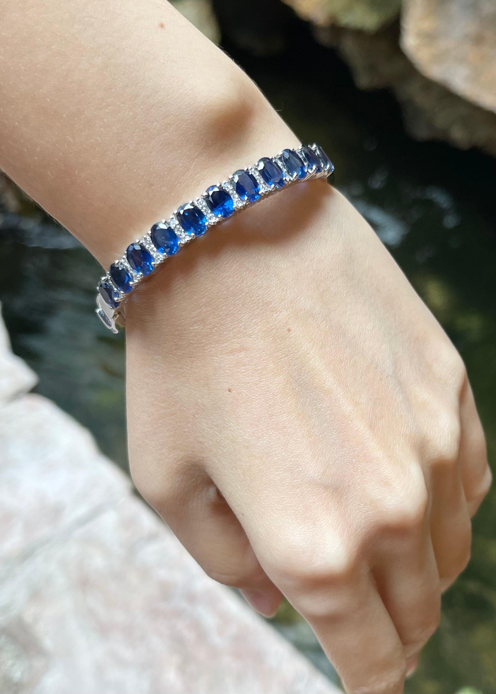 Donna Bracciale con zaffiro blu e diamanti con montatura in oro bianco 18 carati in vendita
