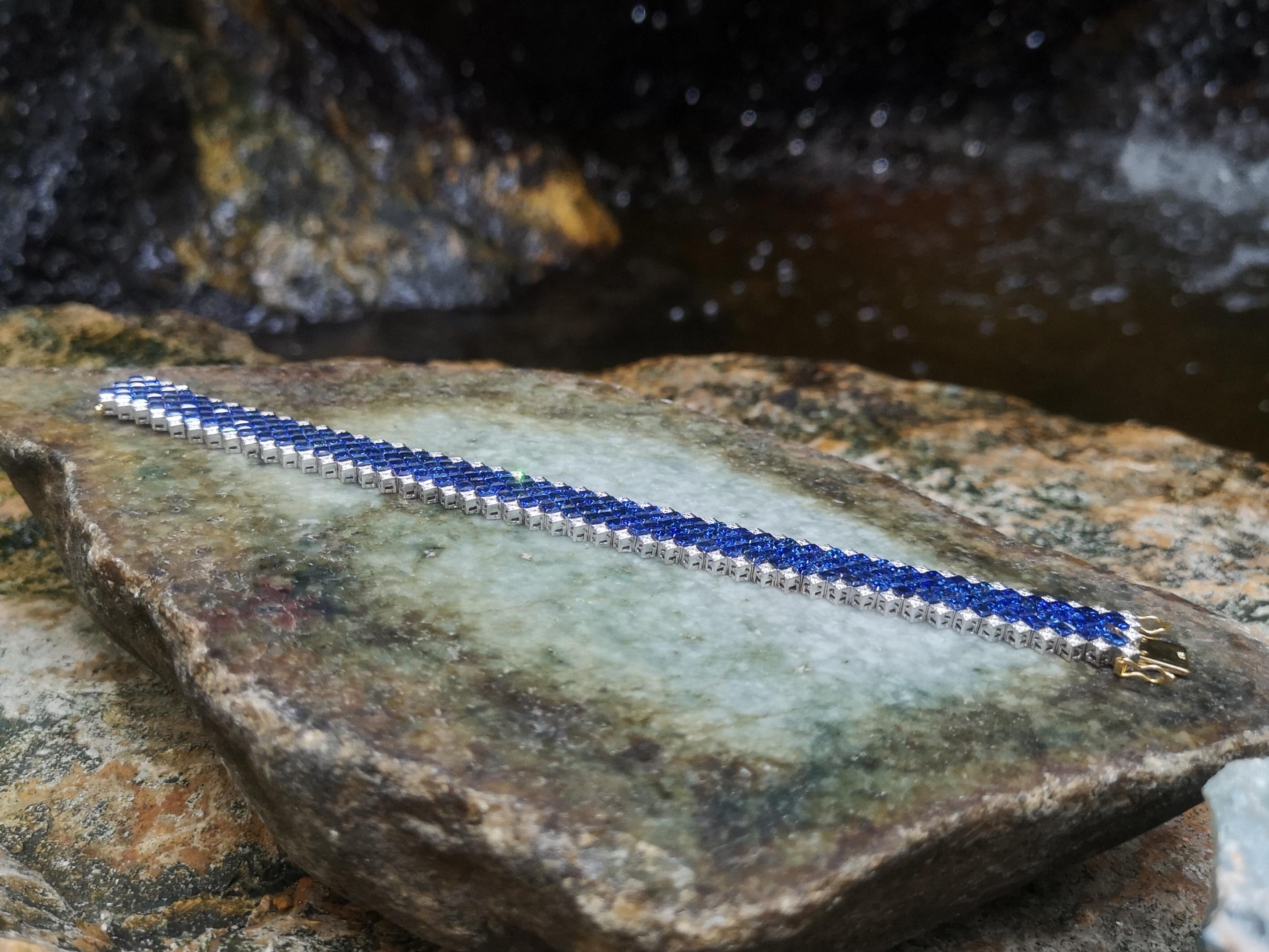 Princess Cut Blue Sapphire with Diamond Bracelet Set in 18 Karat Gold Settings For Sale